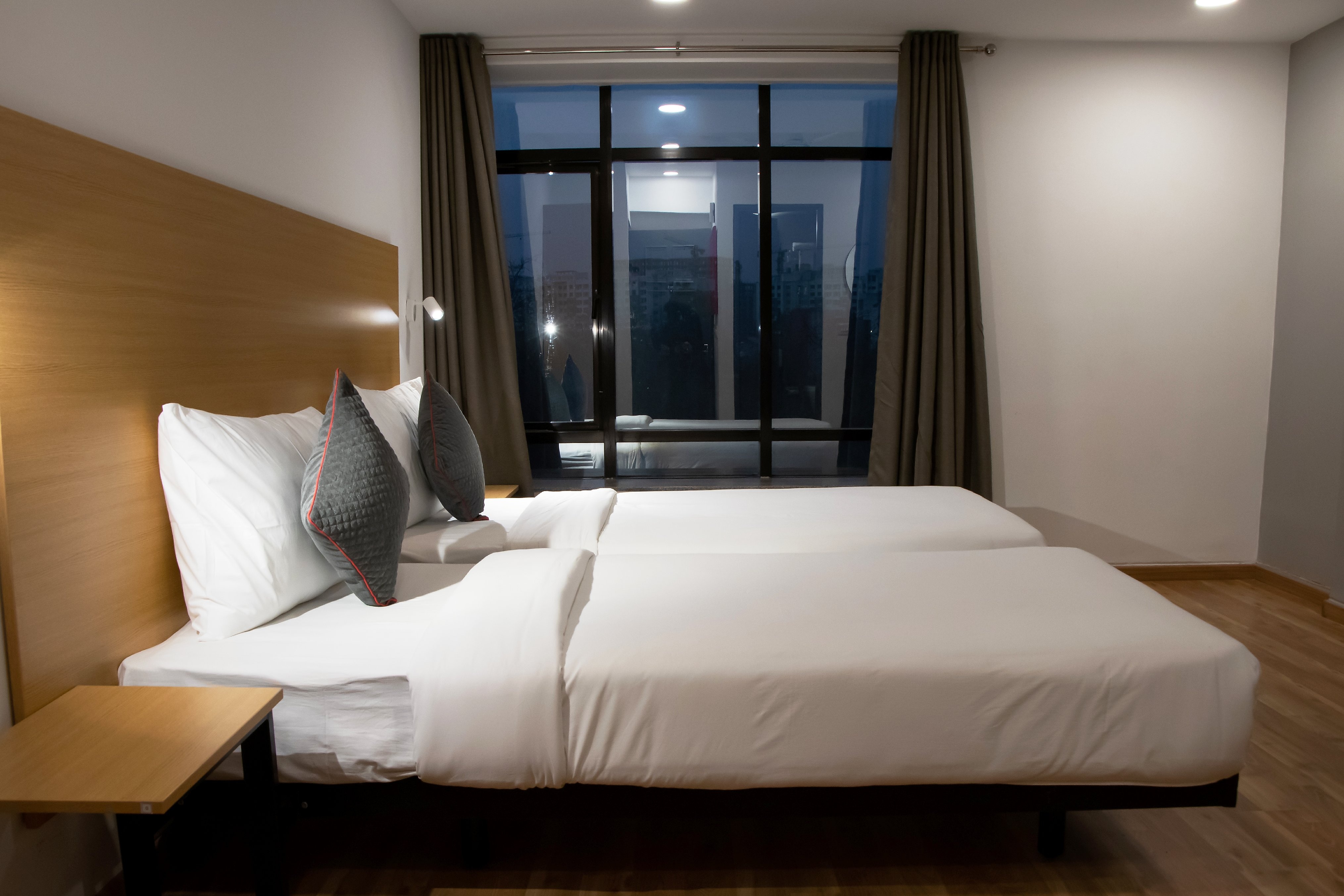 GREY OAK HOTEL