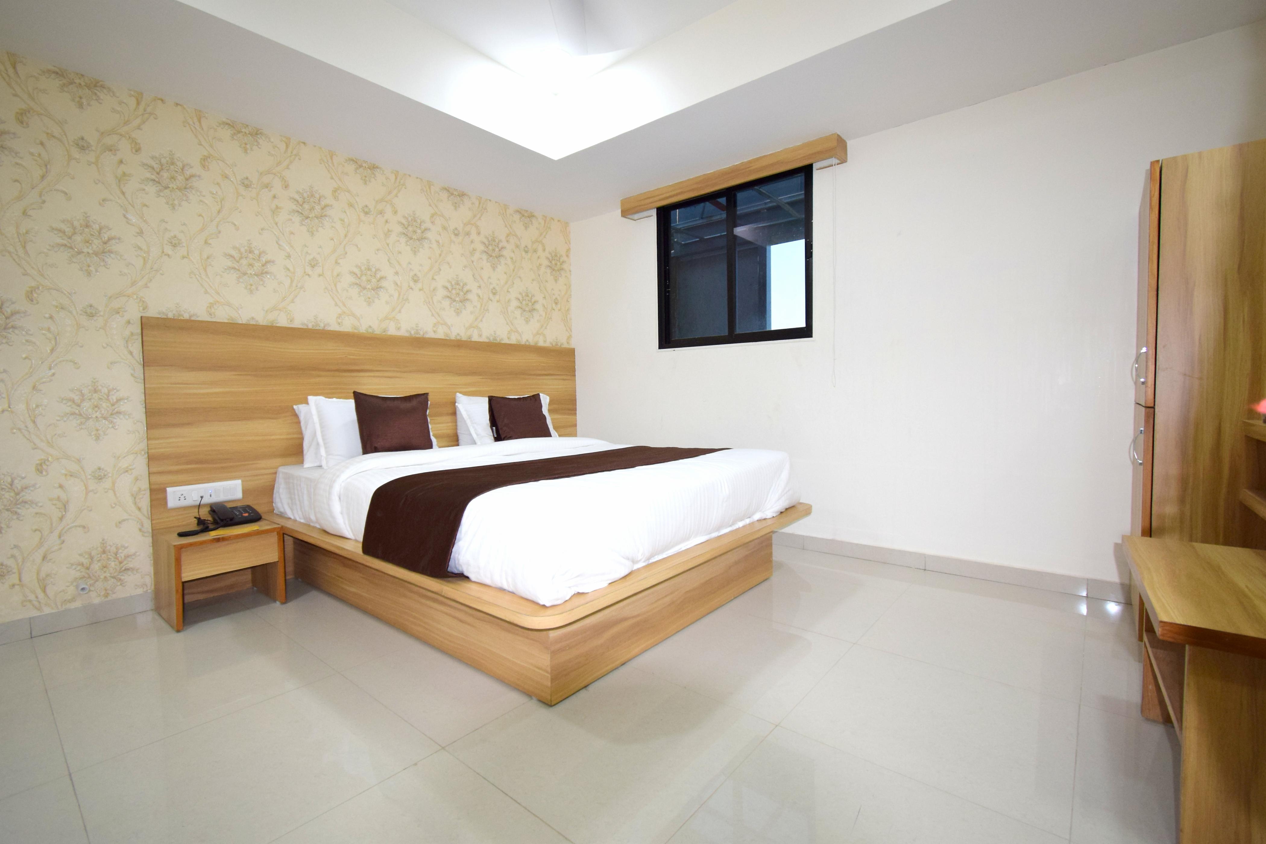 Hotel Pratiksha - Tap to explore photos