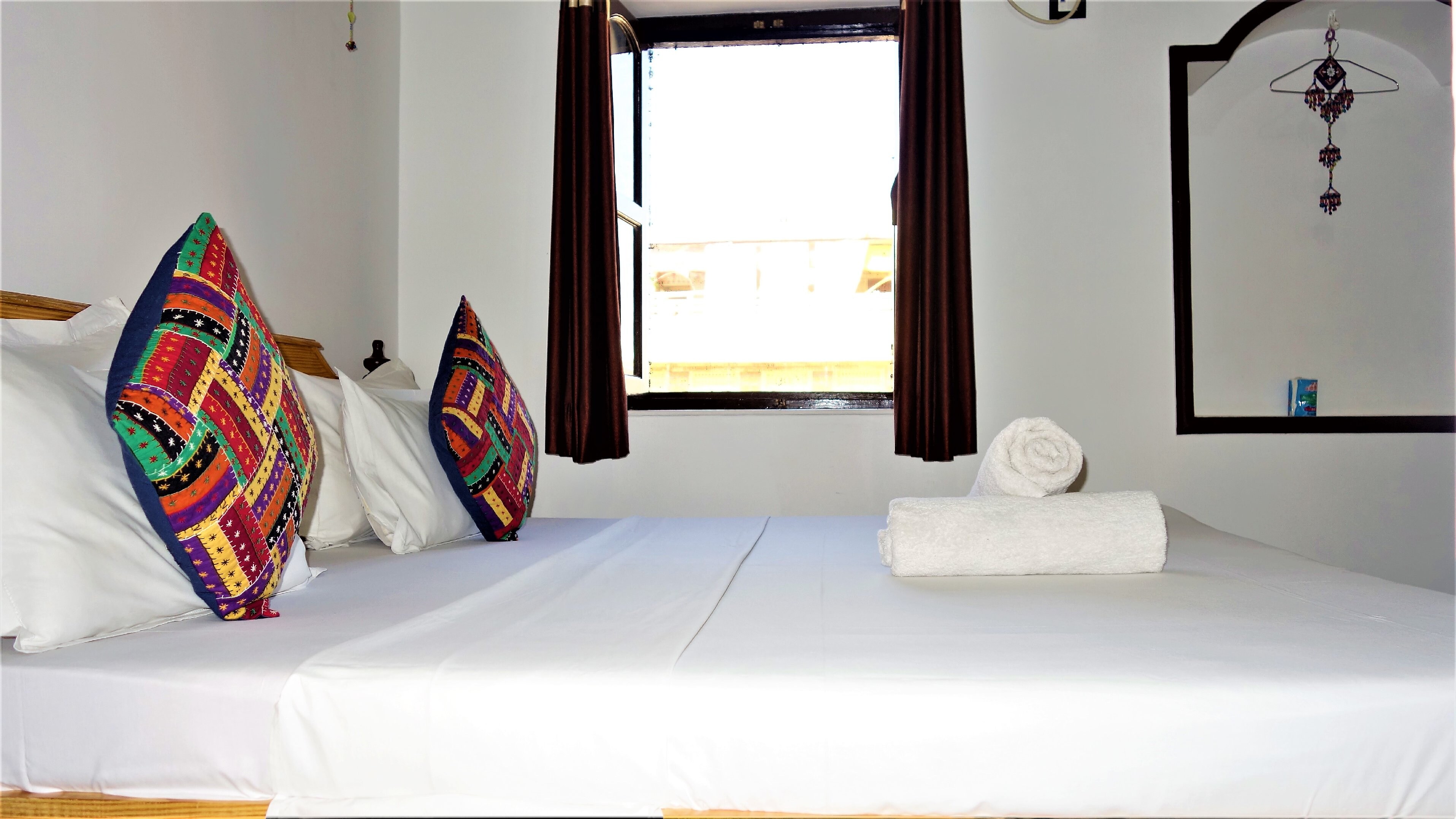 Hotel Gaj Vilas - Tap to explore photos