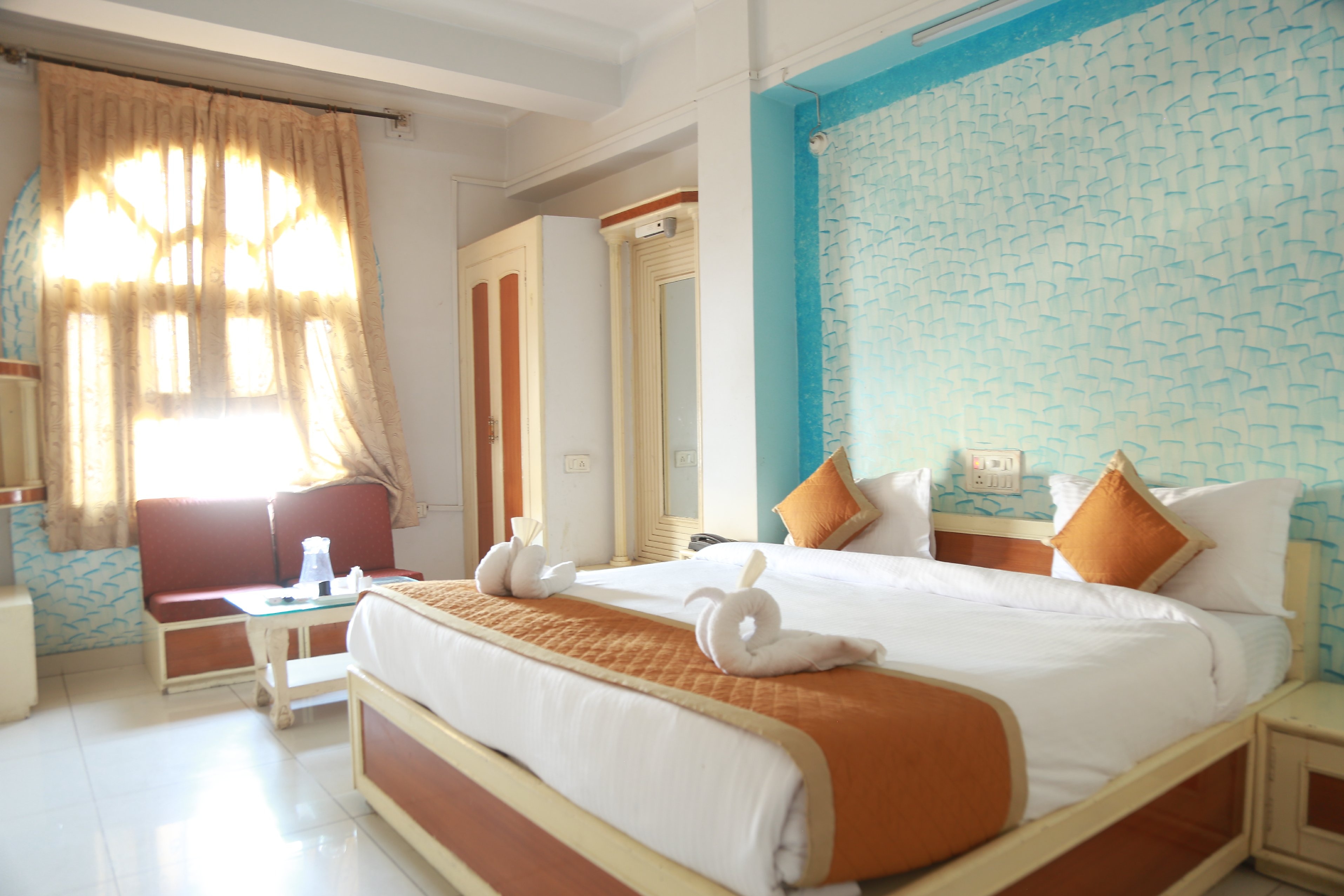 Hotel Amar Palace. - Tap to explore photos