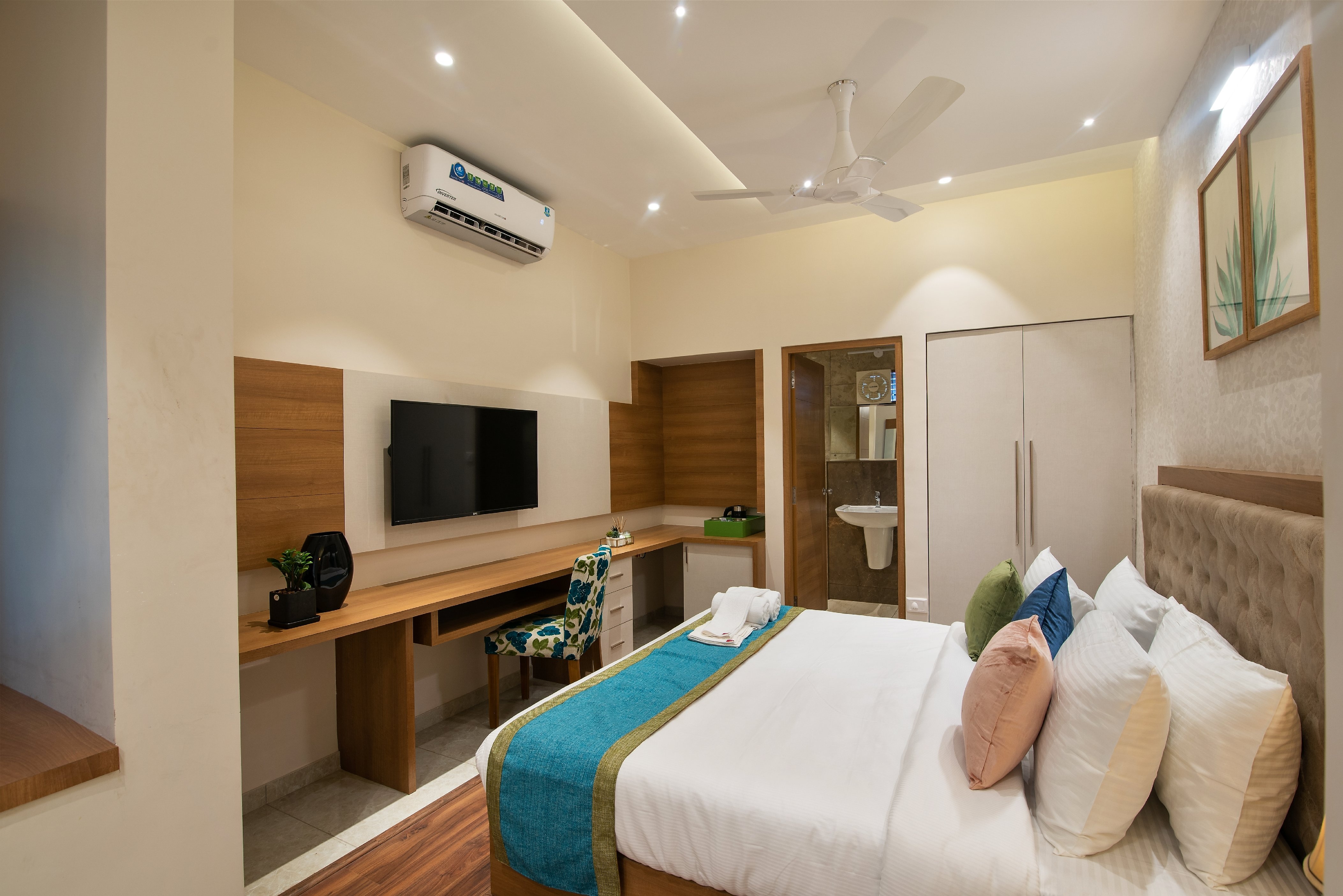 Time Square Boutique Hotel - Tap to explore photos