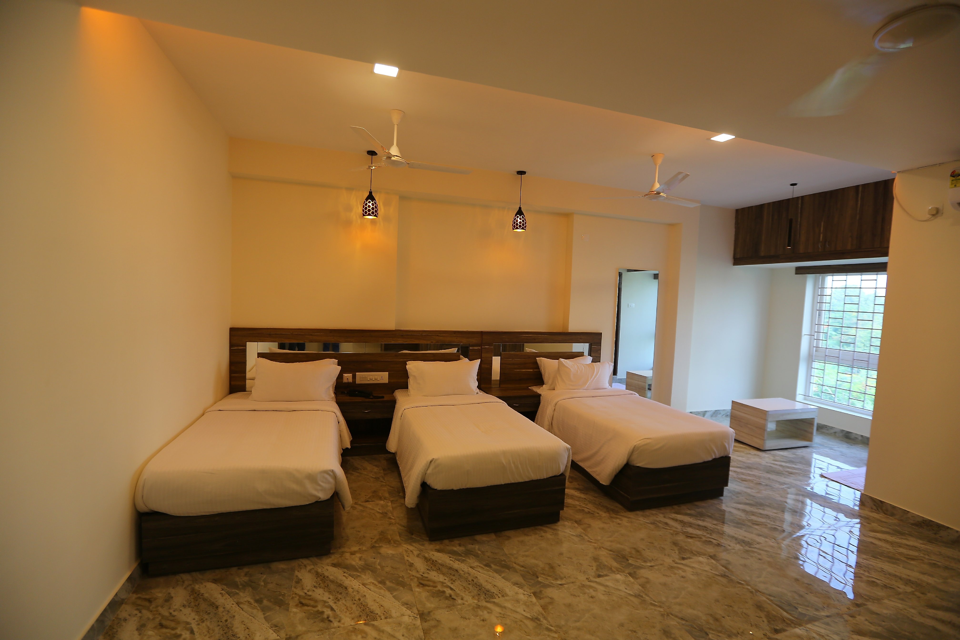 Mehar inn hotel - Tap to explore photos