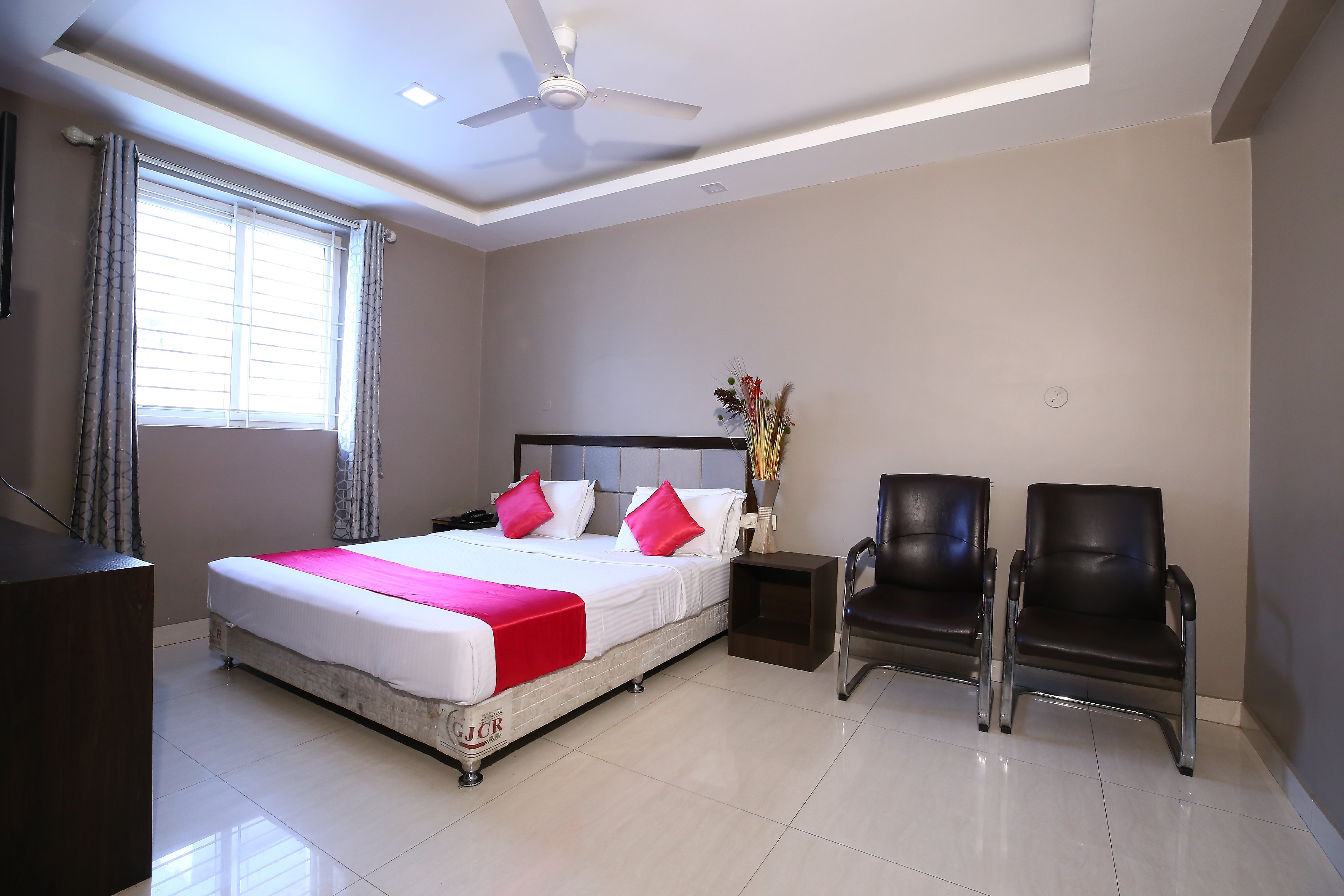 HOTEL FORTUNER PALACE - Tap to explore photos