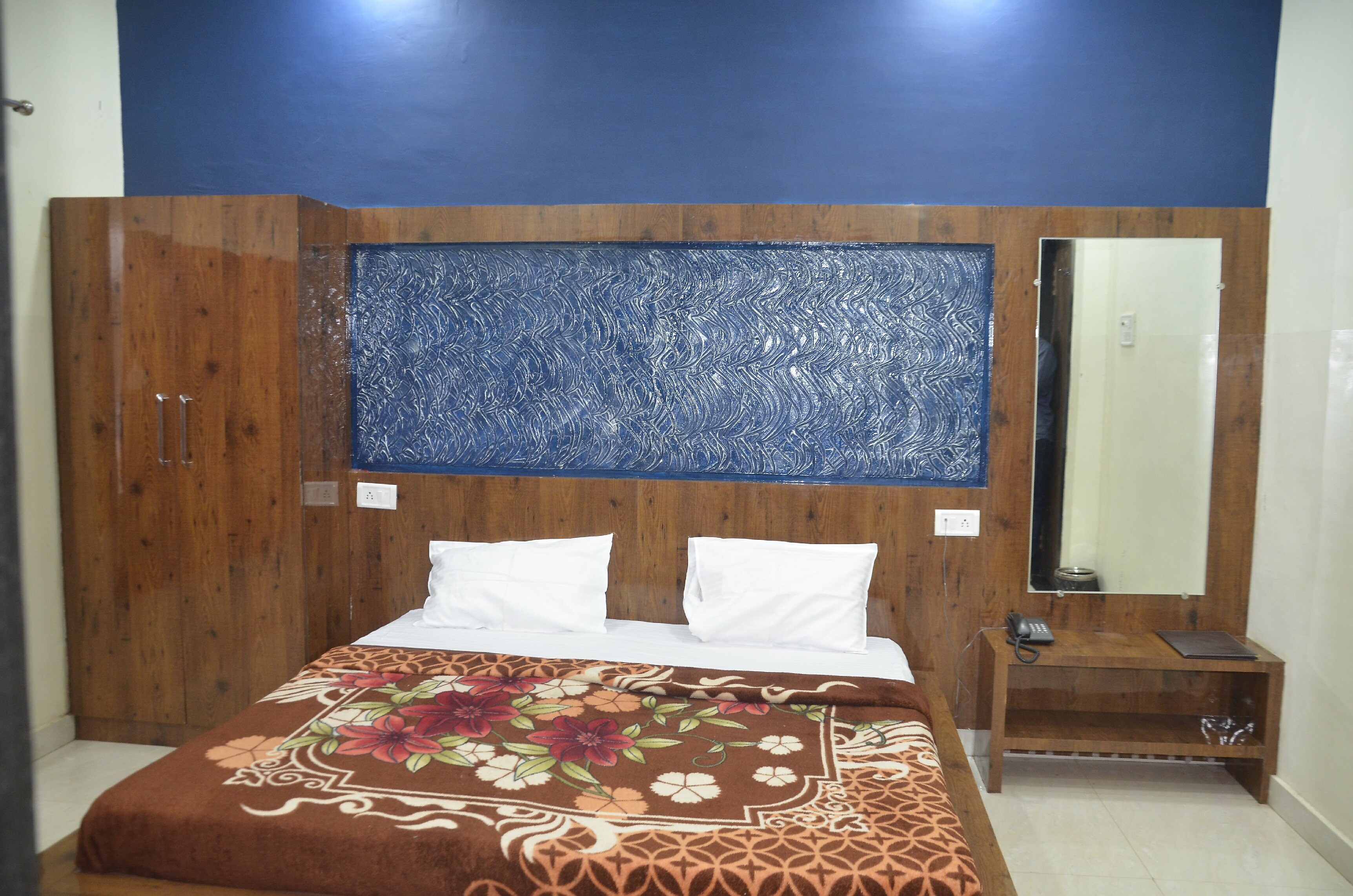 HOTEL MATOSHREE PALACE - Tap to explore photos