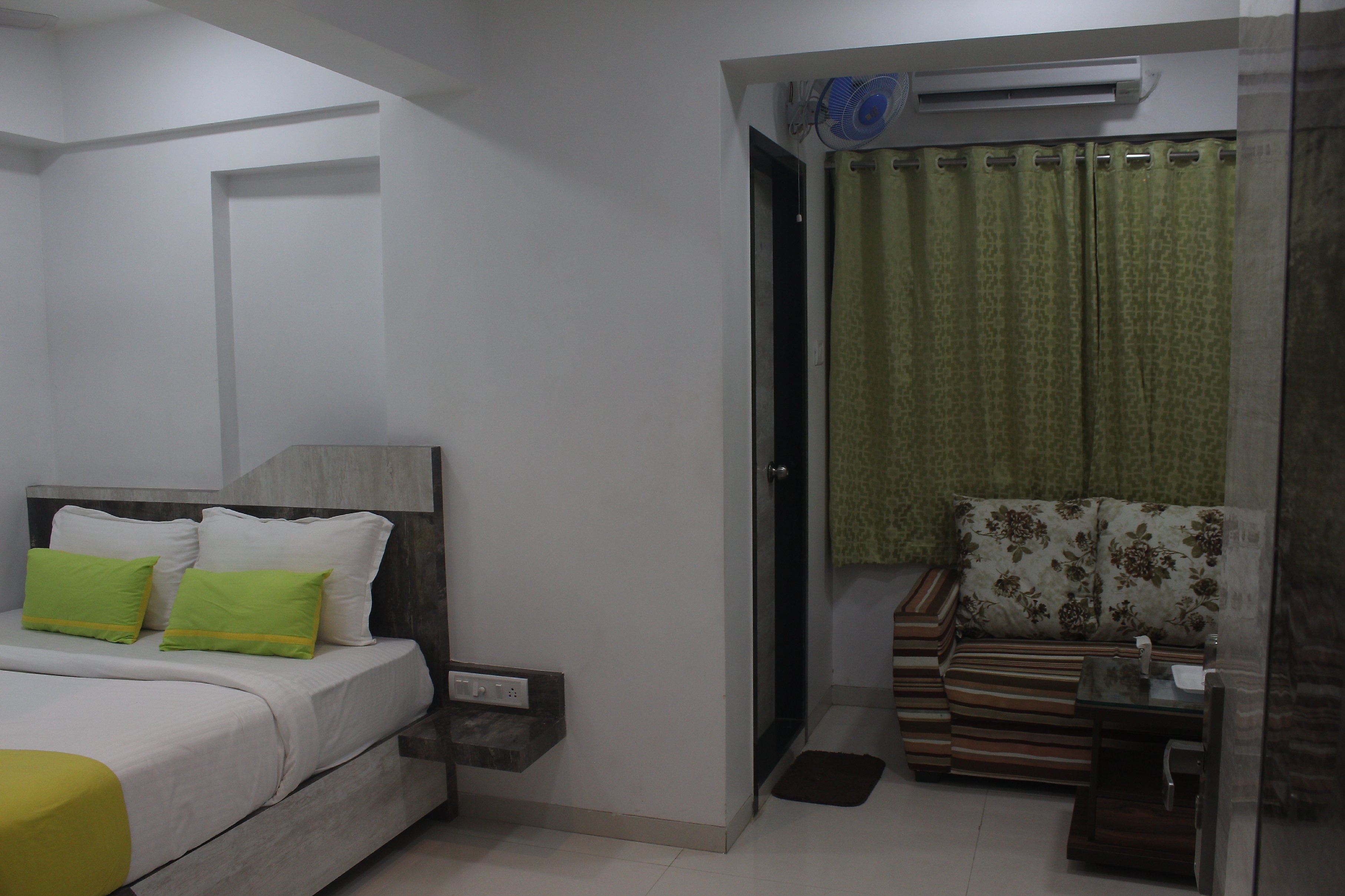 Hotel Park Inn Andheri West - Tap to explore photos