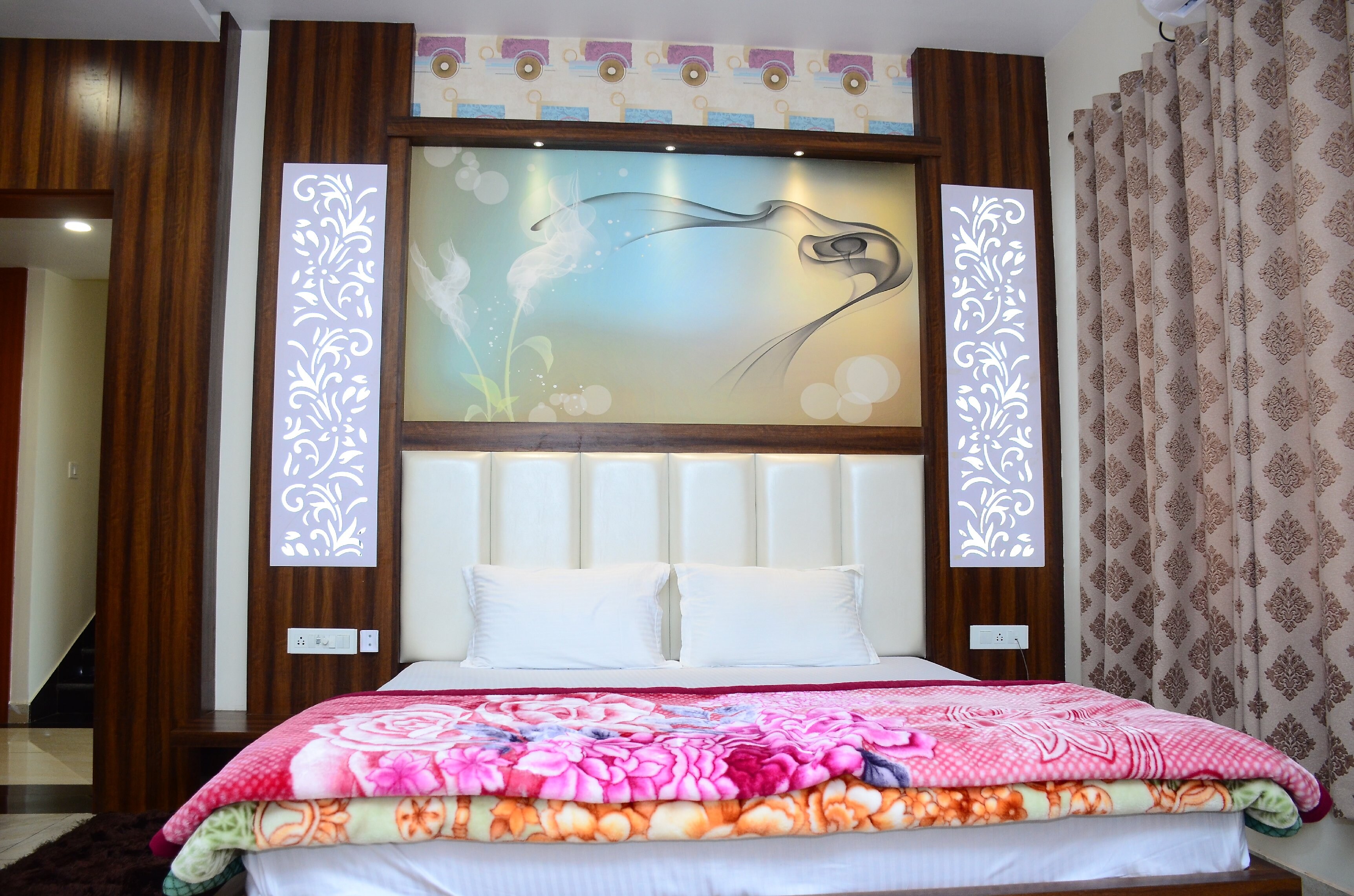 HOTEL MOTI MOHINI - Tap to explore photos
