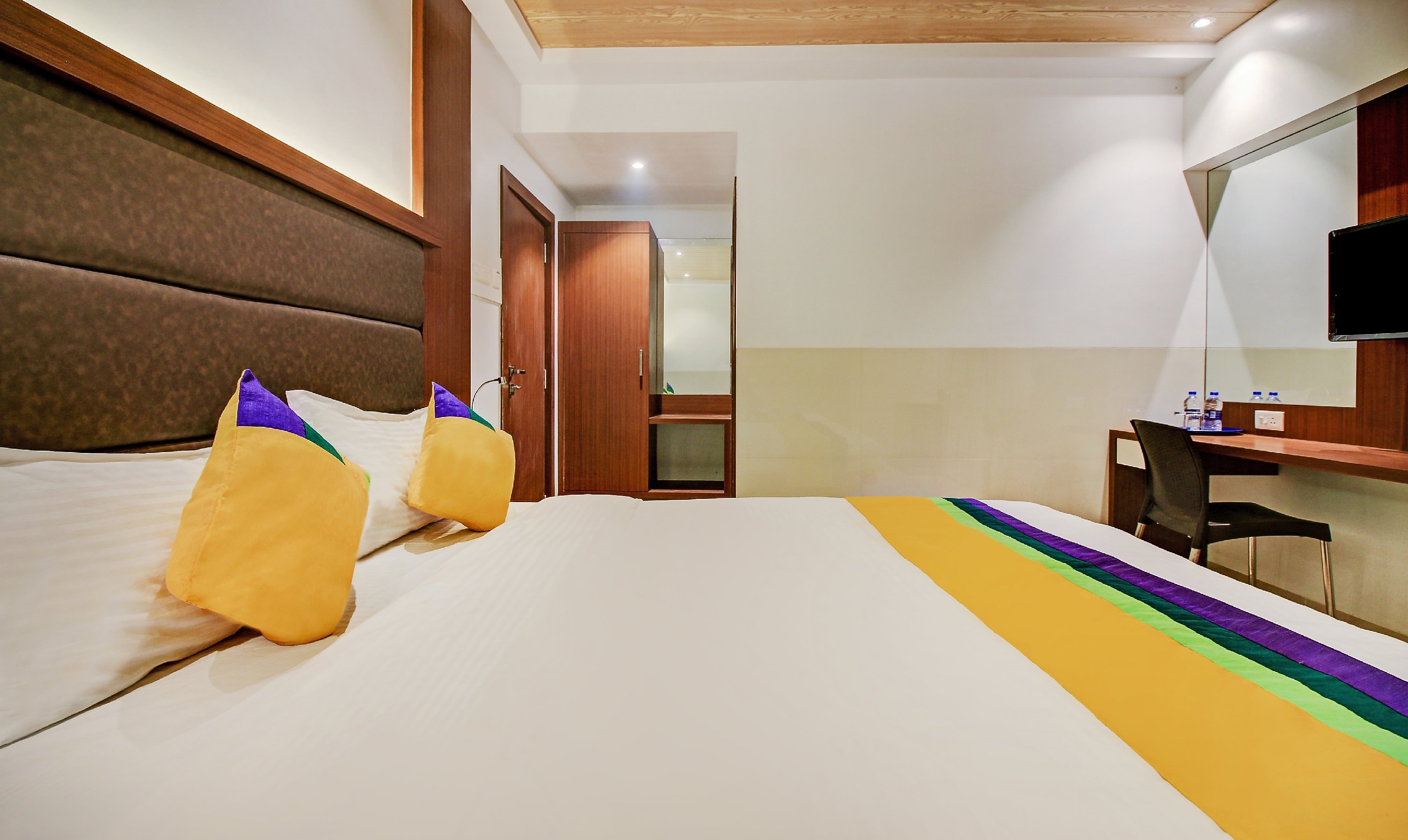 DELUXE ROOM 1