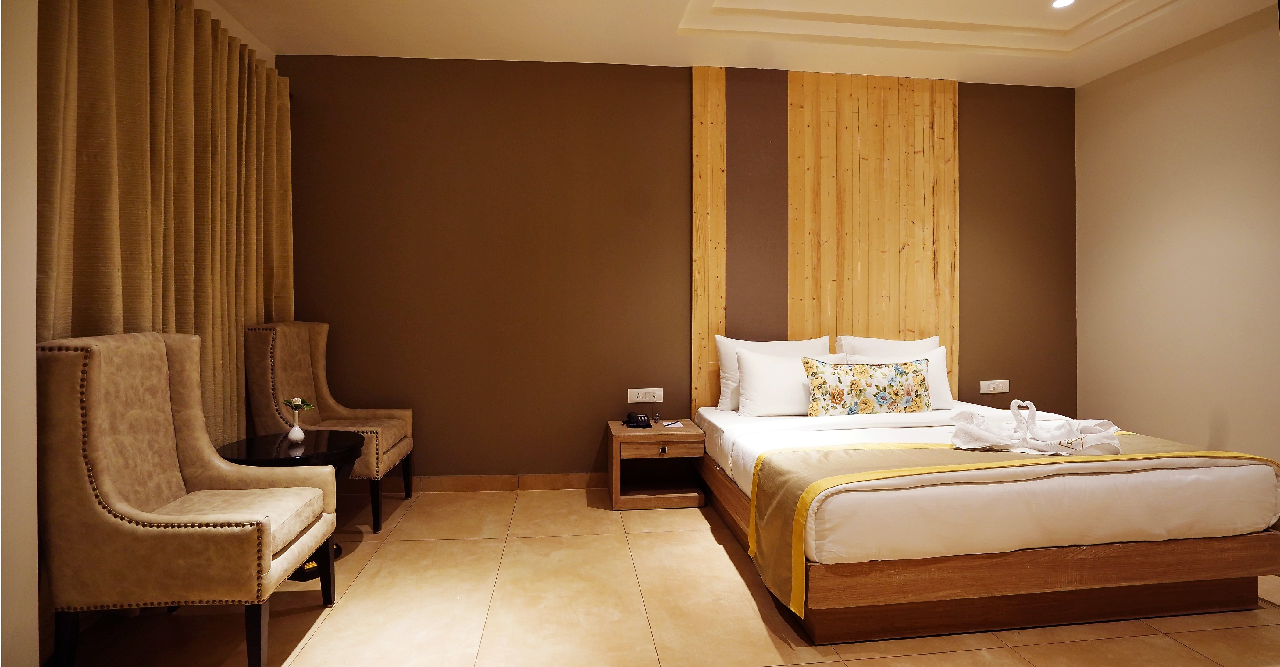 Five Elements Hotels Maplewood Premier - 3Kms from Railway Station ...