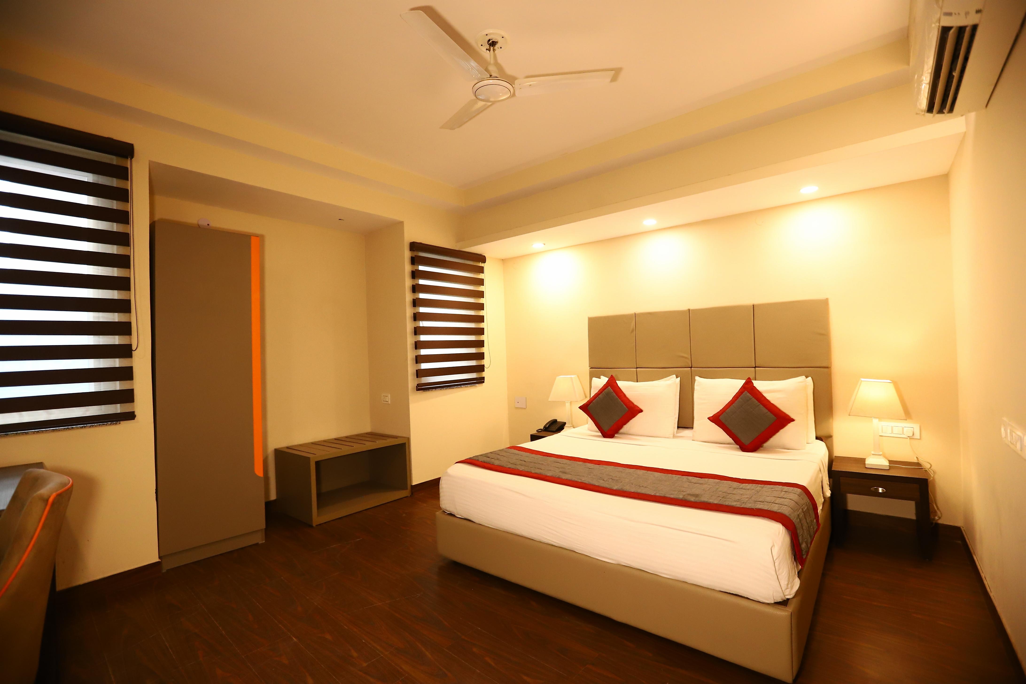 Hotel Azulo Inn @ Bhikaji Cama Place New Delhi - Tap to explore photos