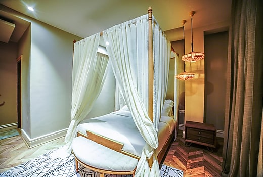 Meraki Maison | Rooms in a Villa