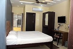 HOTEL THE GRAND ASHOKA & PURE VEG RESTAURANT, Narsinghpur