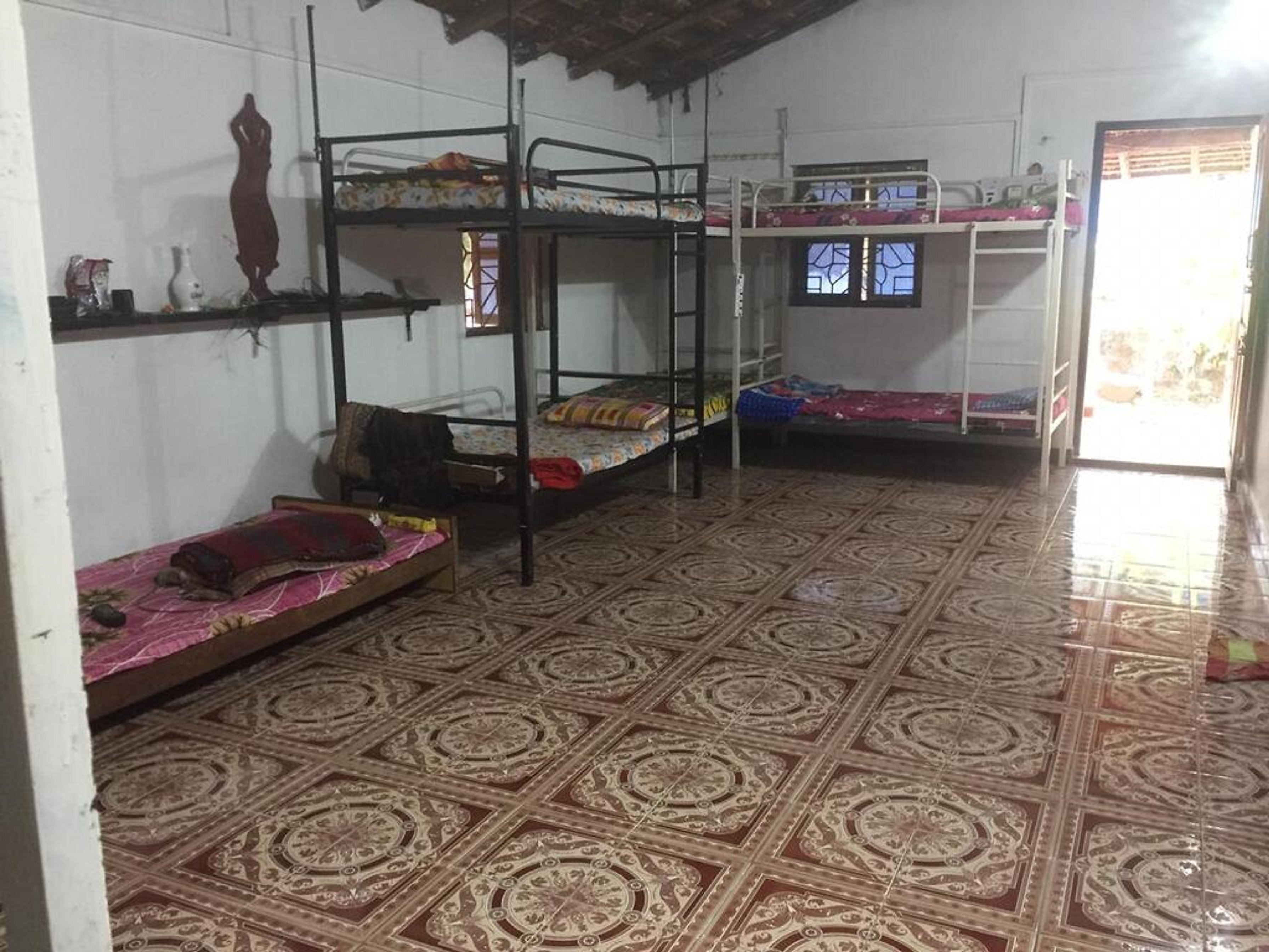 Rewas Hostel  Anjuna - Tap to explore photos