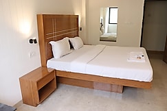 Hotel Holiday Pride, Chhatrapati Sambhajinagar