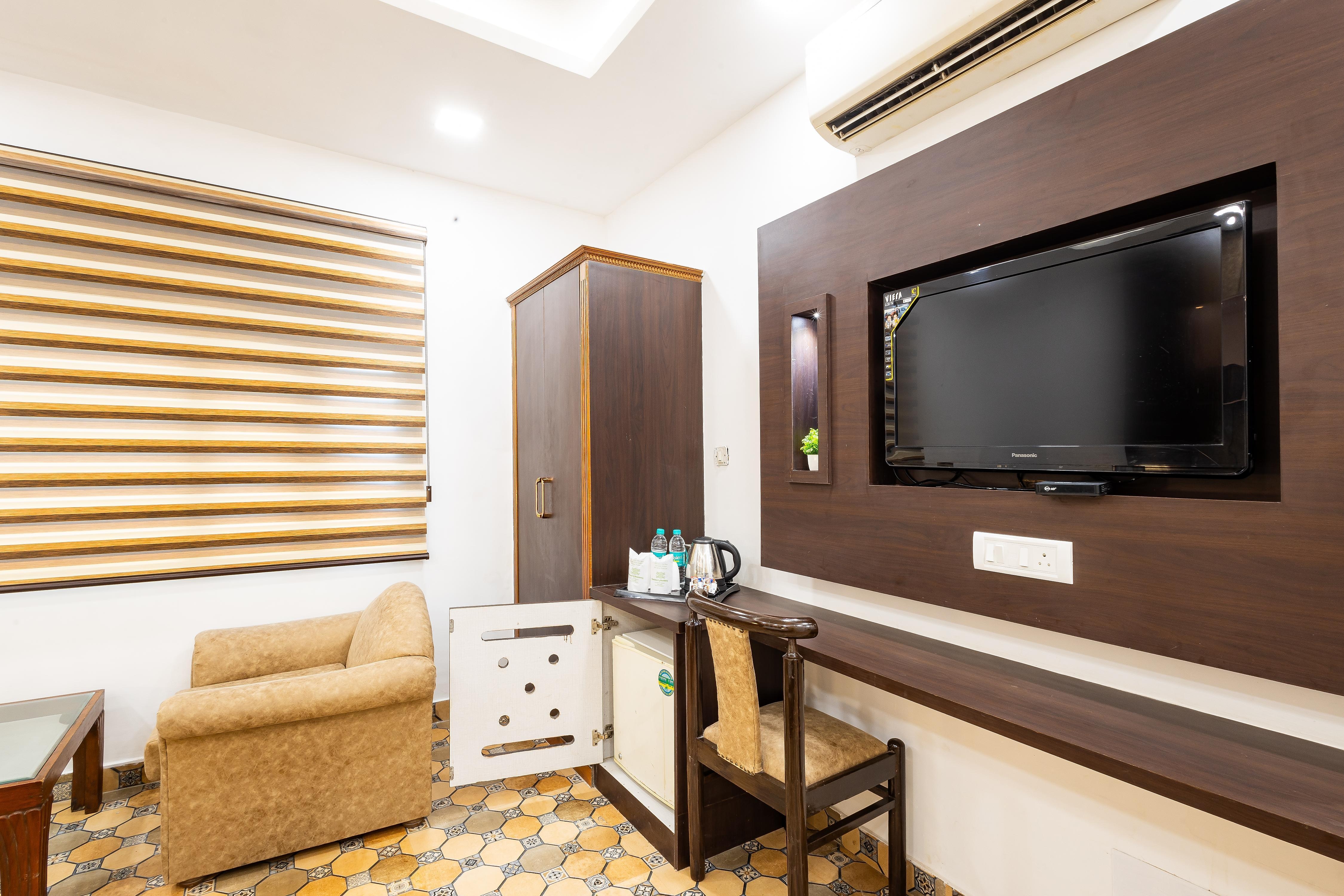 Hotel Panickers Residency - Luxury Hotel - Tap to explore photos