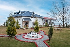 ama Stays & Trails Barefoot Bungalow, Dhanaulti