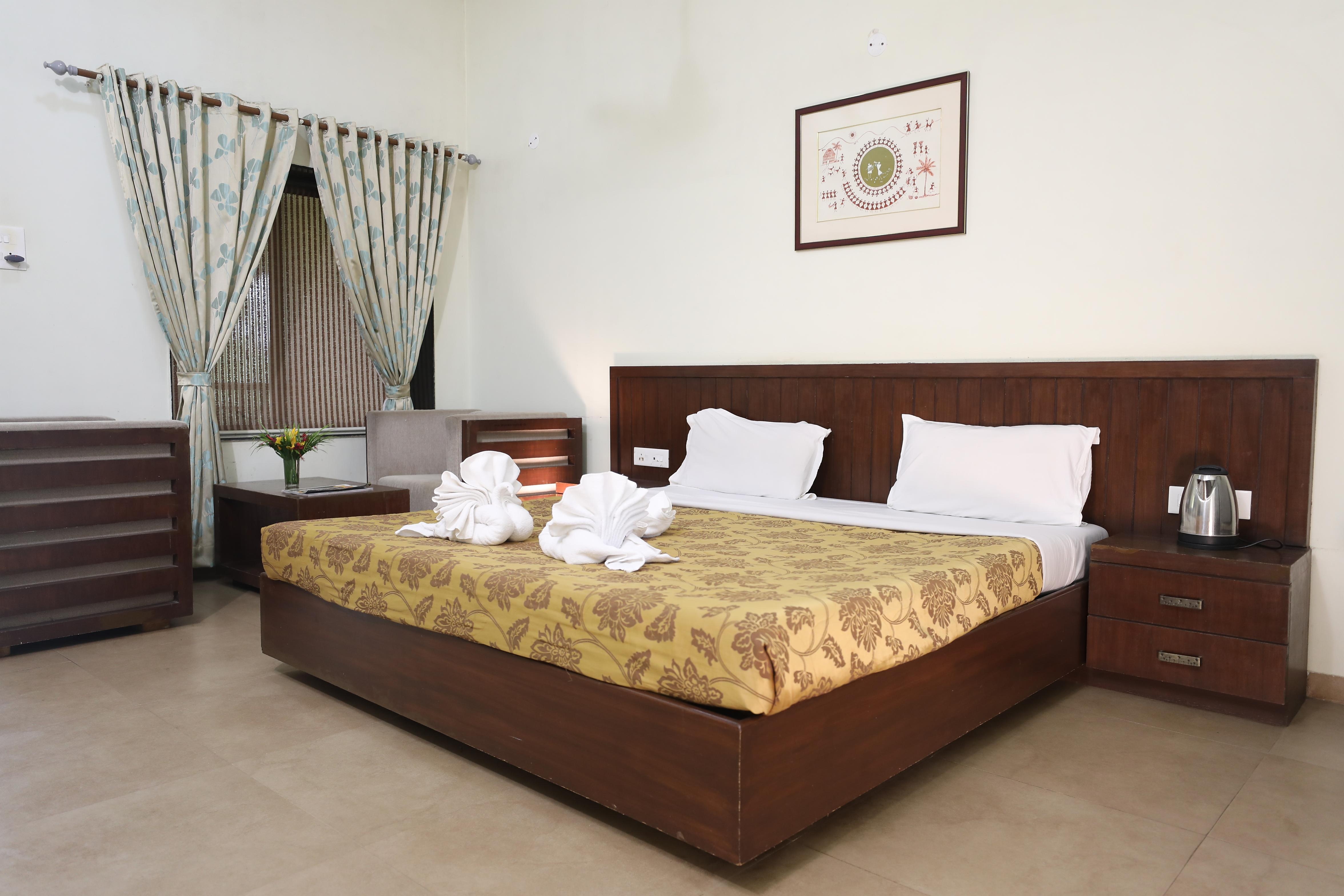 Lake View Standard Room Non AC 1