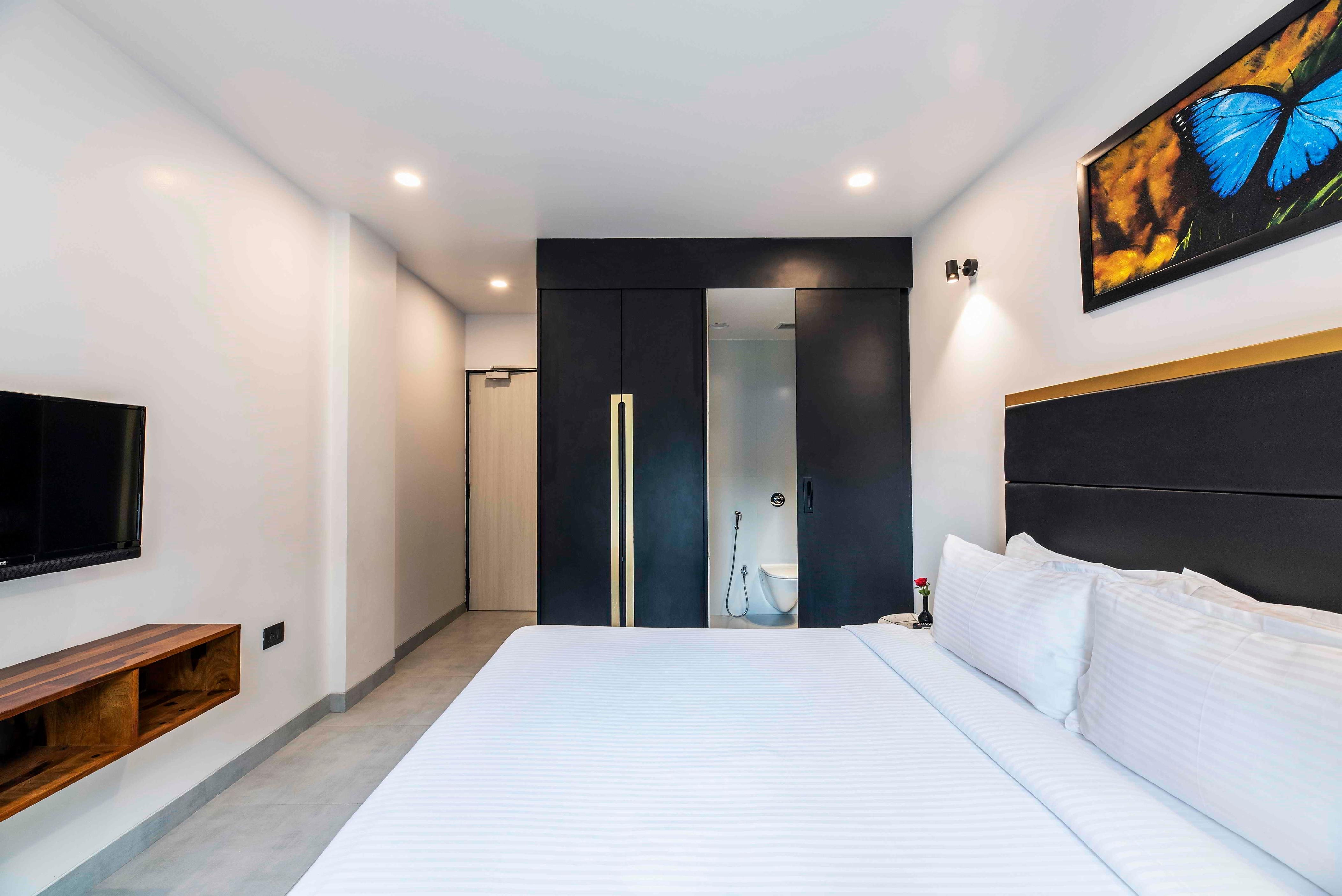 Le Papillon By Bay Hotels - Tap to explore photos