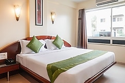 Treebo Brahma Regency, Pune