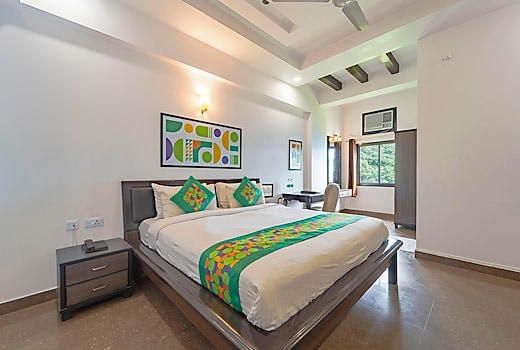 Treebo Shivam Inn Near Singapore Mall