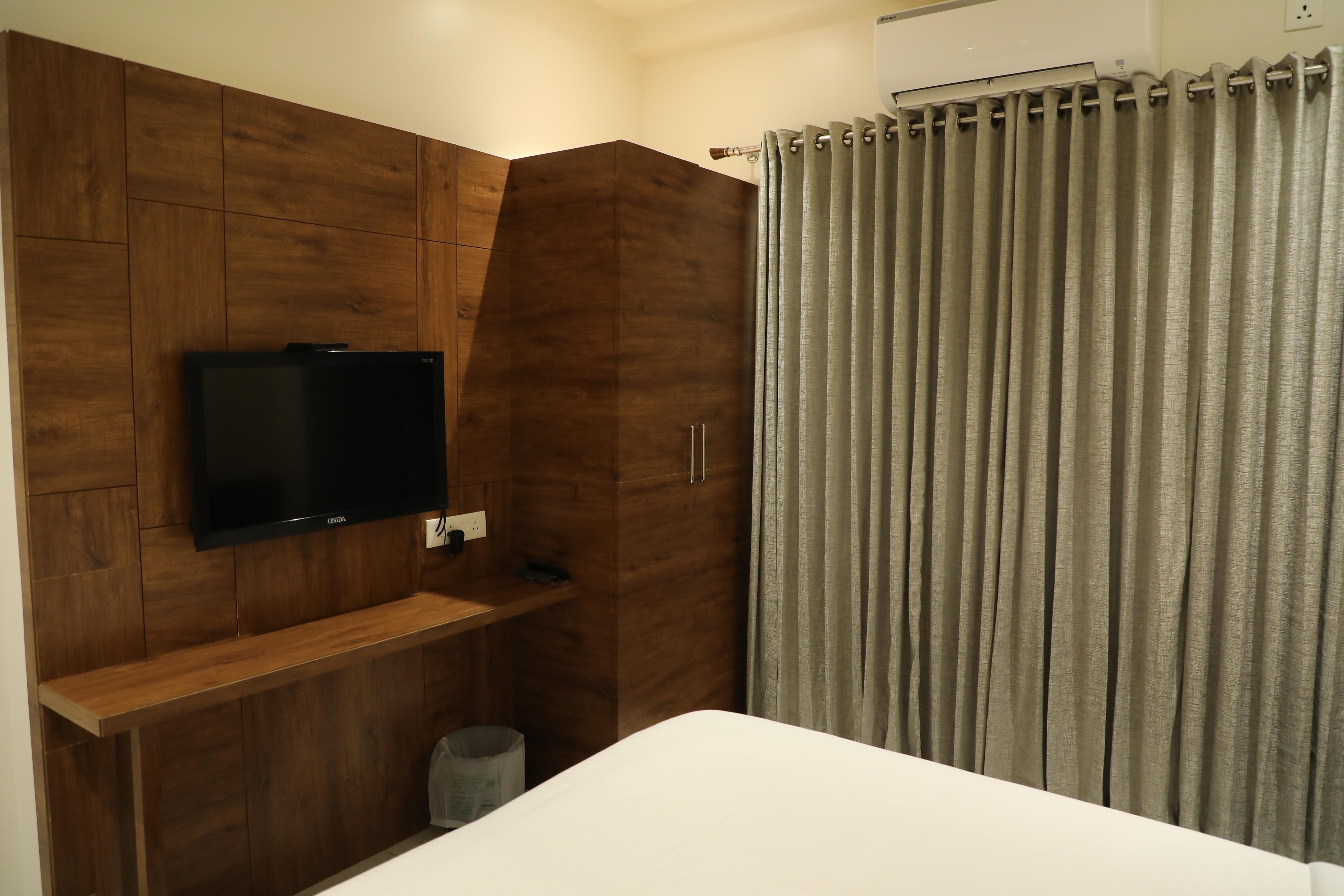 YOGIRAJ EXCLUSIVE LODGE - Tap to explore photos