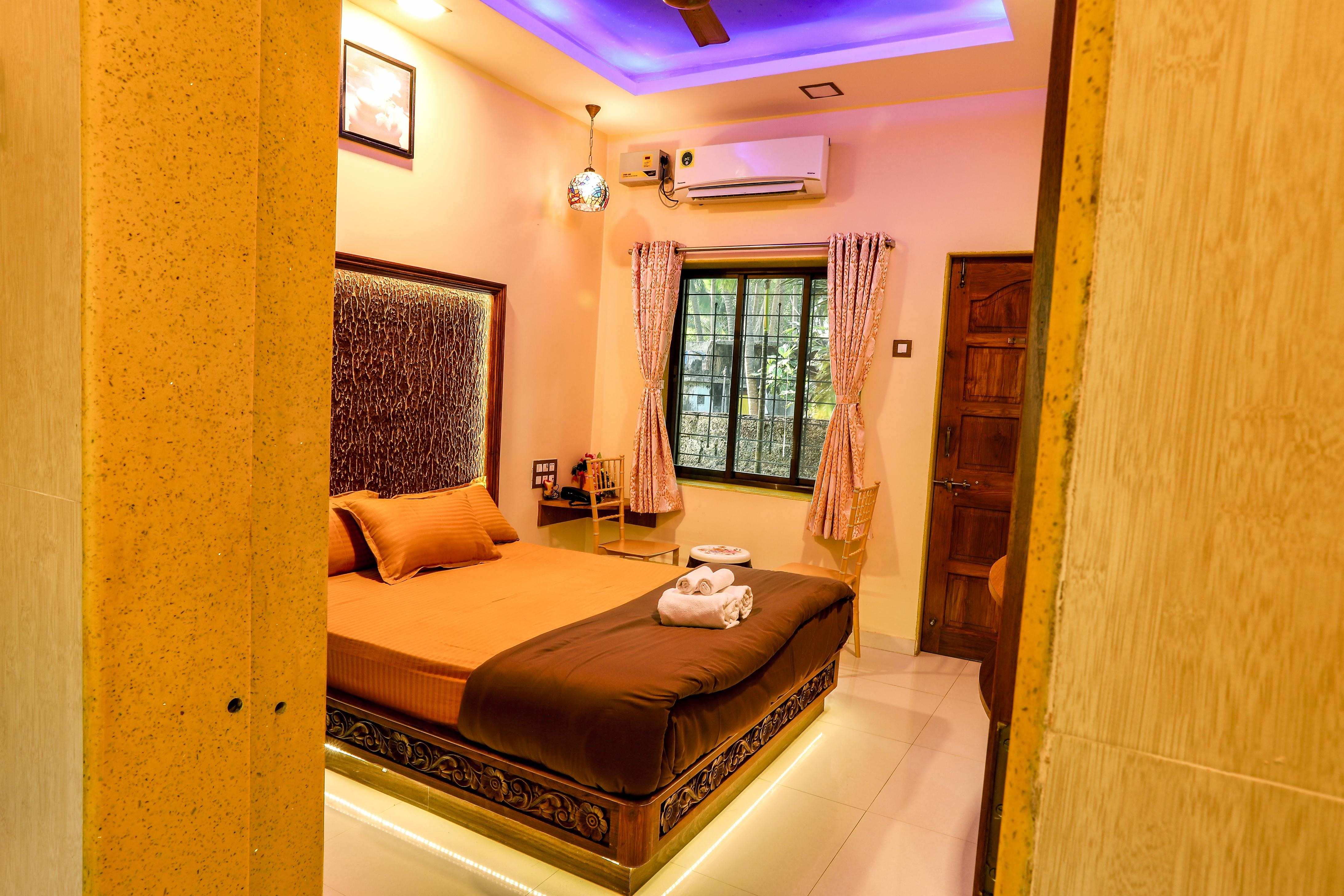 Deluxe AC Room 1