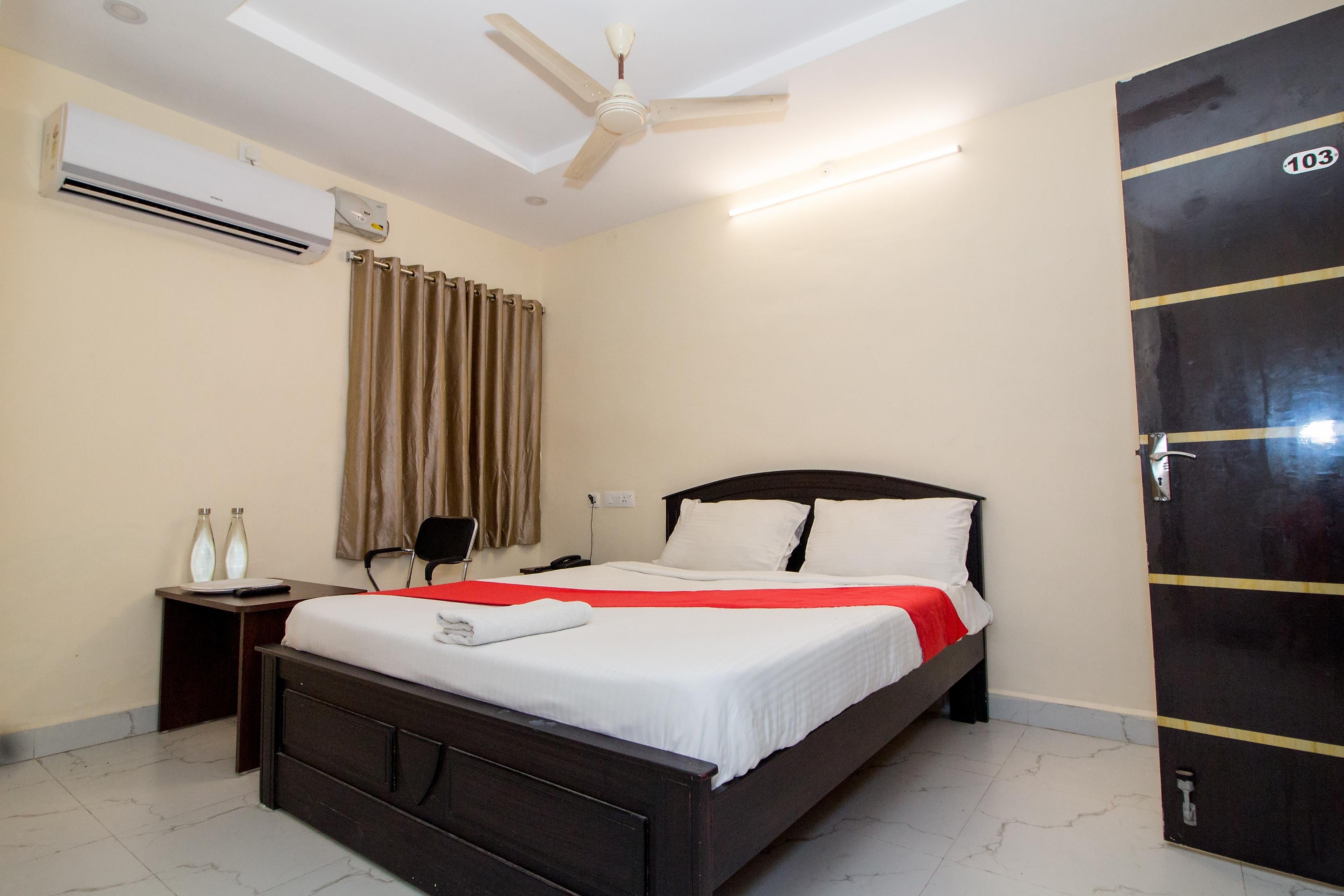 Hotel Deccan Park - Tap to explore photos
