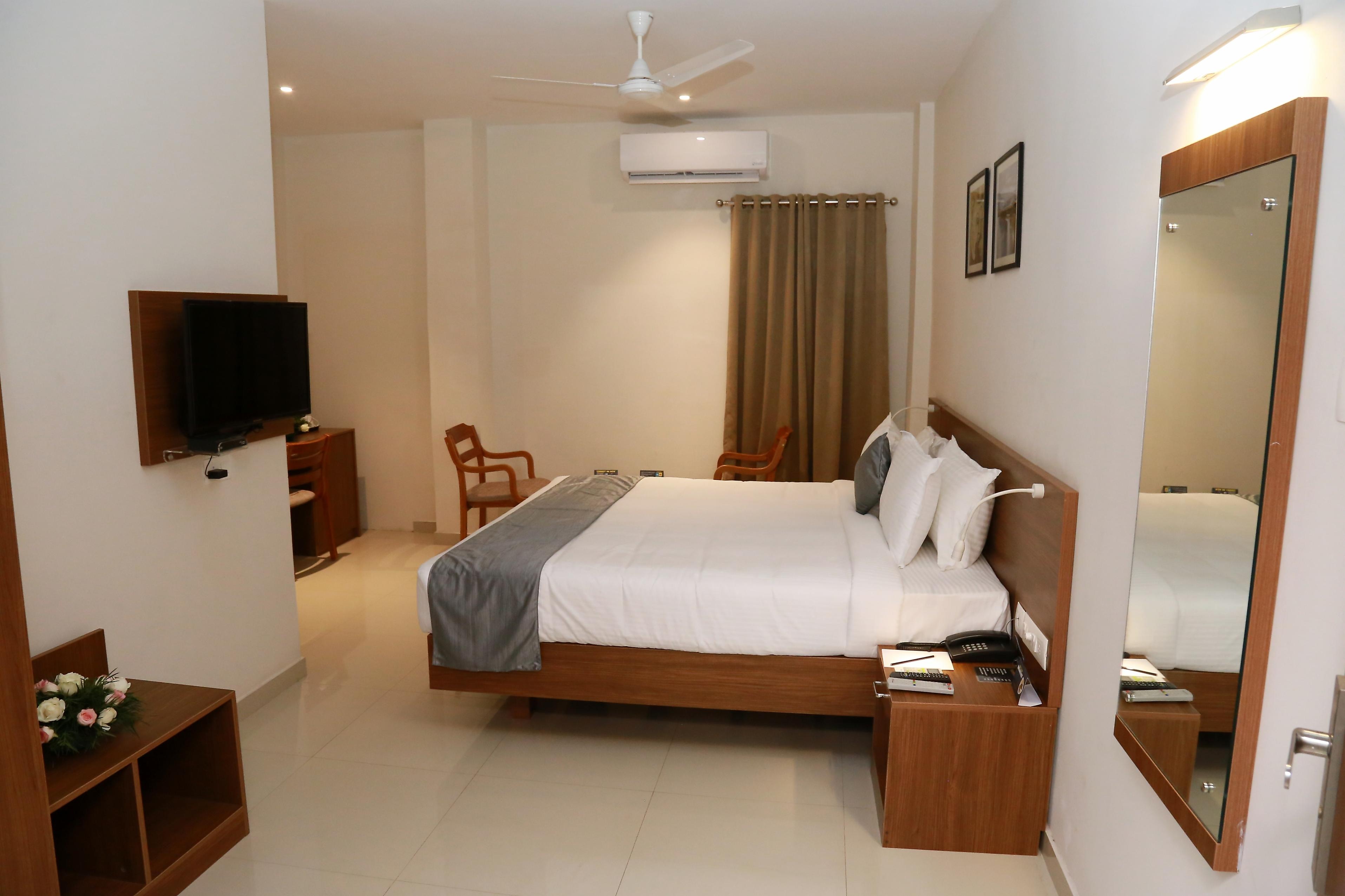 HOTEL PICNIC Manjeri - Tap to explore photos