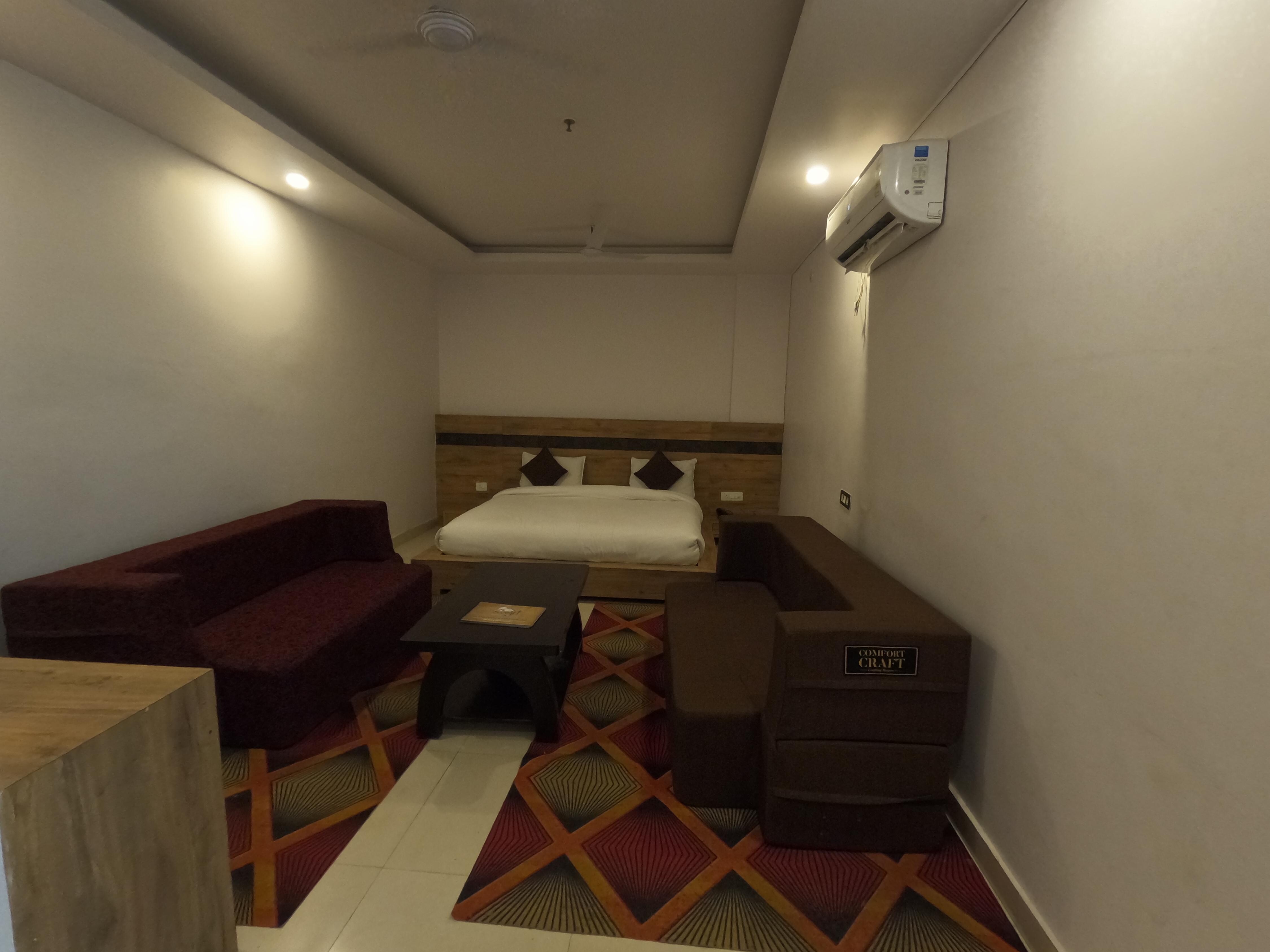 Hotel Parth inn - Tap to explore photos