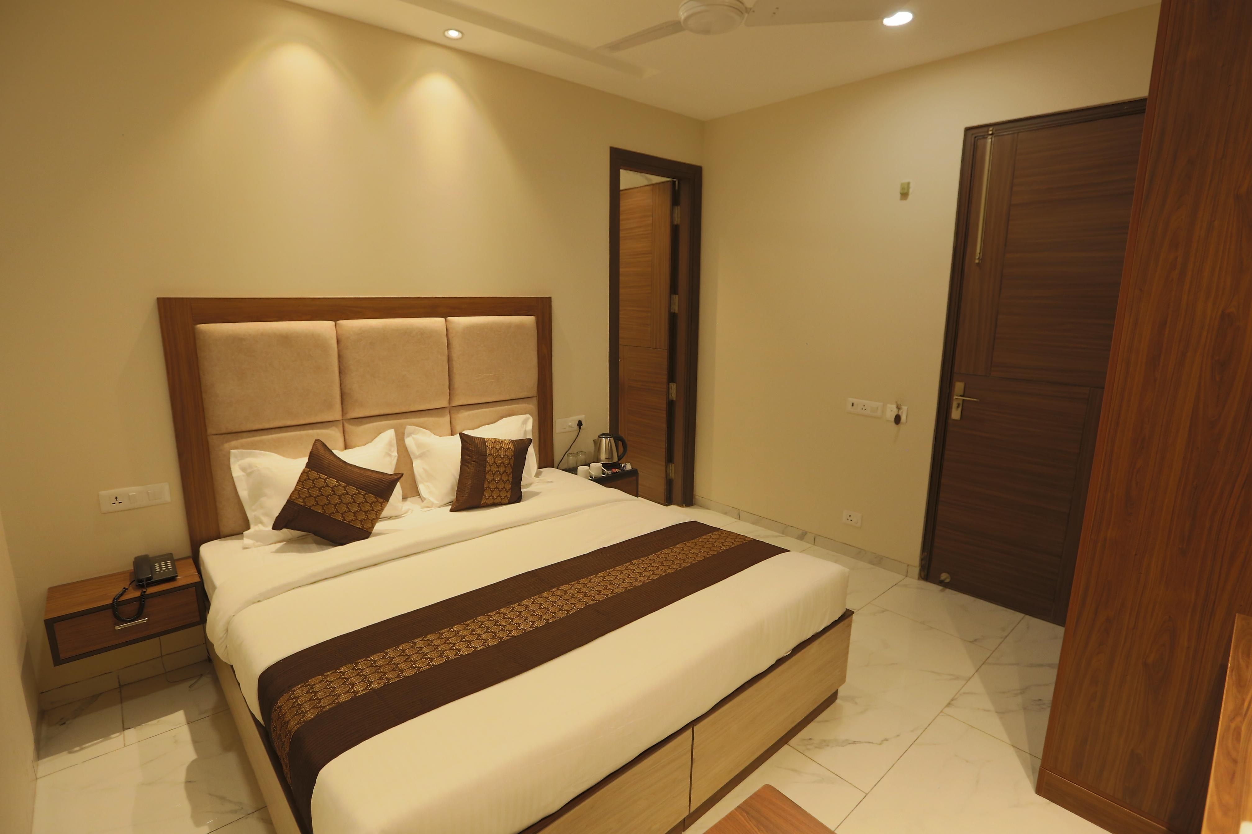 Hotel Bliss ON CHANDIGARH MOHALI MANALI AMRITSAR HIGHWAY - Tap to explore photos