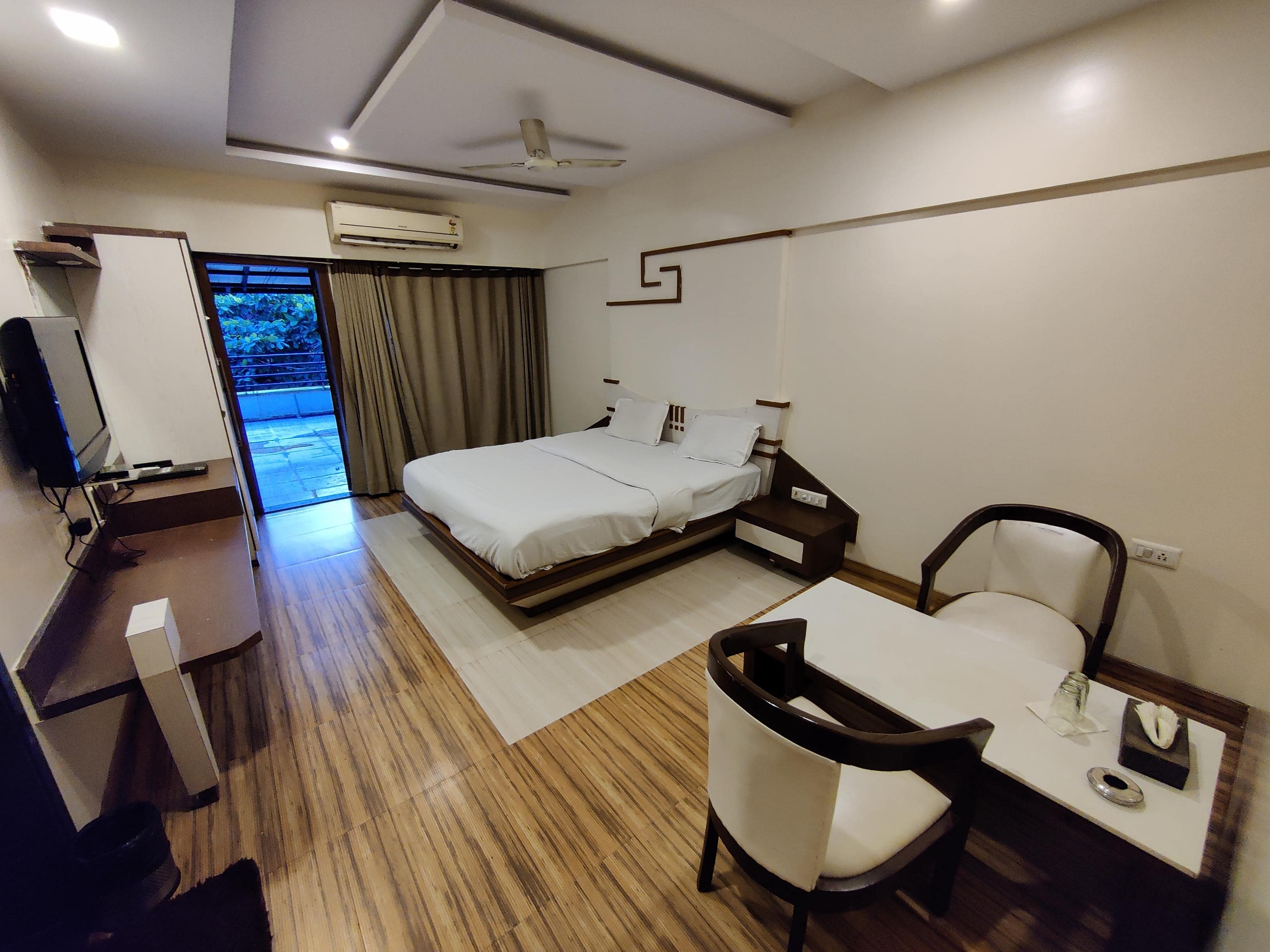 Praveen International Hotel - Tap to explore photos