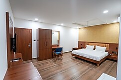 HOTEL THE DEVRAJ PALACE ( 100 METERS FROM BHUJ RAILWAY STATION ), Bhuj