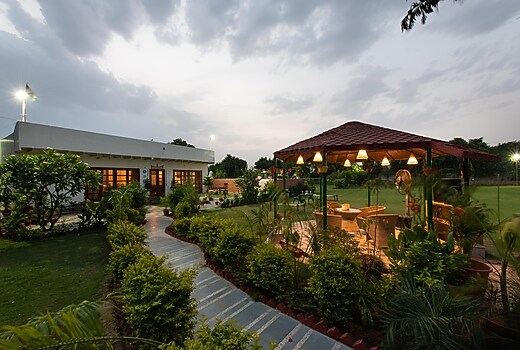 The Singh Farm | 4BHK Cosy Private Pool Farm