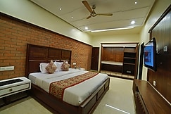 Hotel Mid Town Inn By Yanu Hotel & Resort  Walking Distance From Nakki Lake, Mount Abu