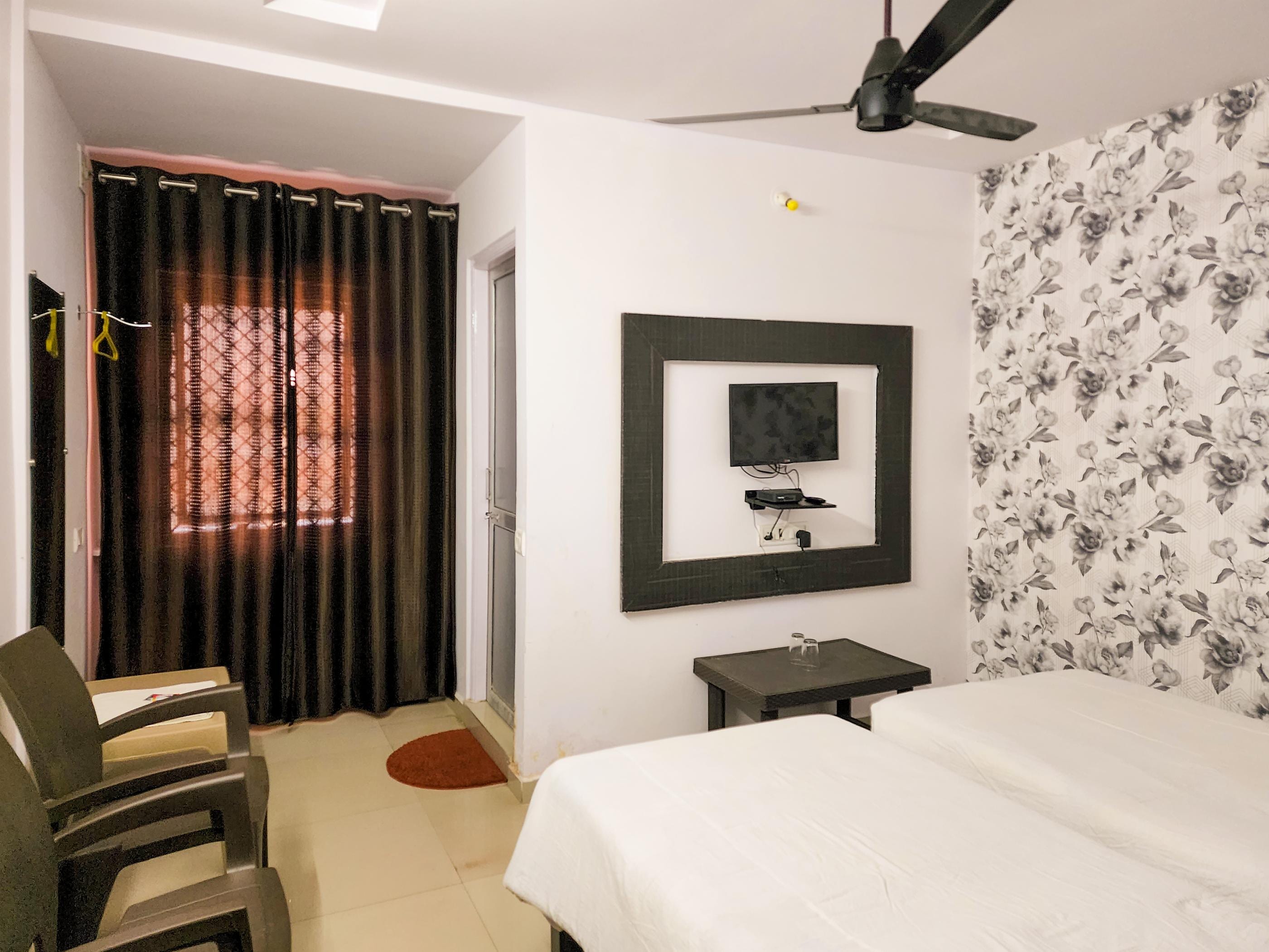 Hotel Shivani Inn - Tap to explore photos