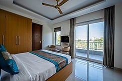 The Palms Inn near Medanta, Gurgaon