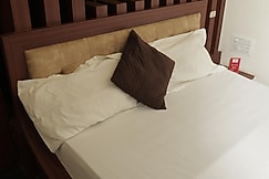 Hotel Om International, Atpadi