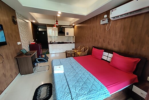 Cinnamon| Studio Apartment