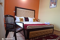 Bakshi Home Stay, Hamirpur