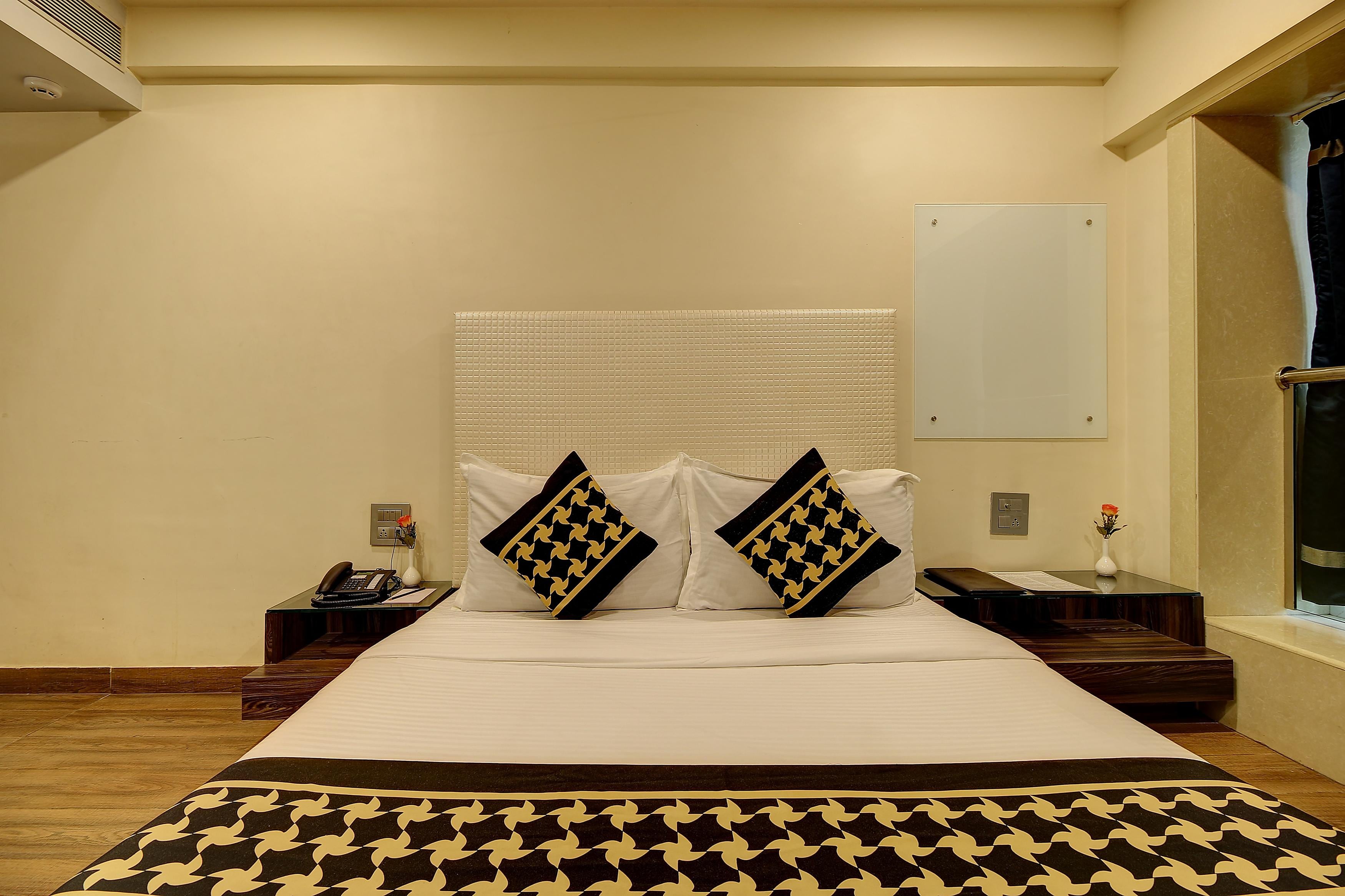 Hotel Mumbai House Juhu, Santacruz West - Tap to explore photos