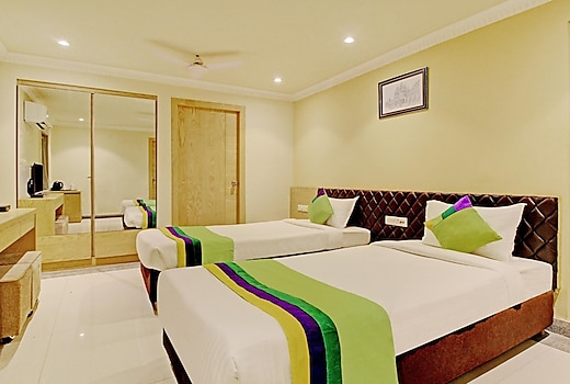 Treebo ASL Prime, Near Ballygunge Railway Station