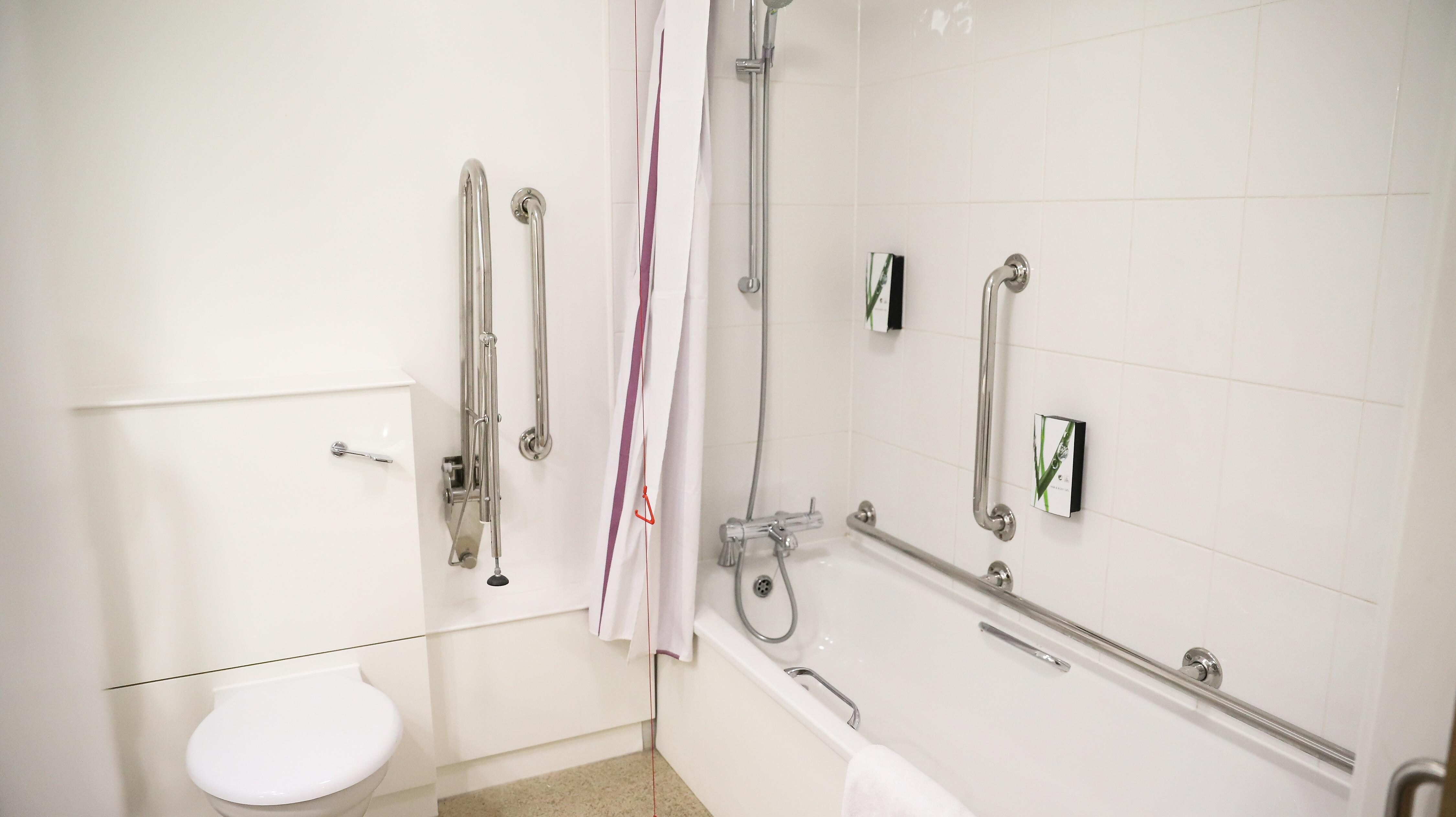 Premier Inn London Richmond - Tap to explore photos