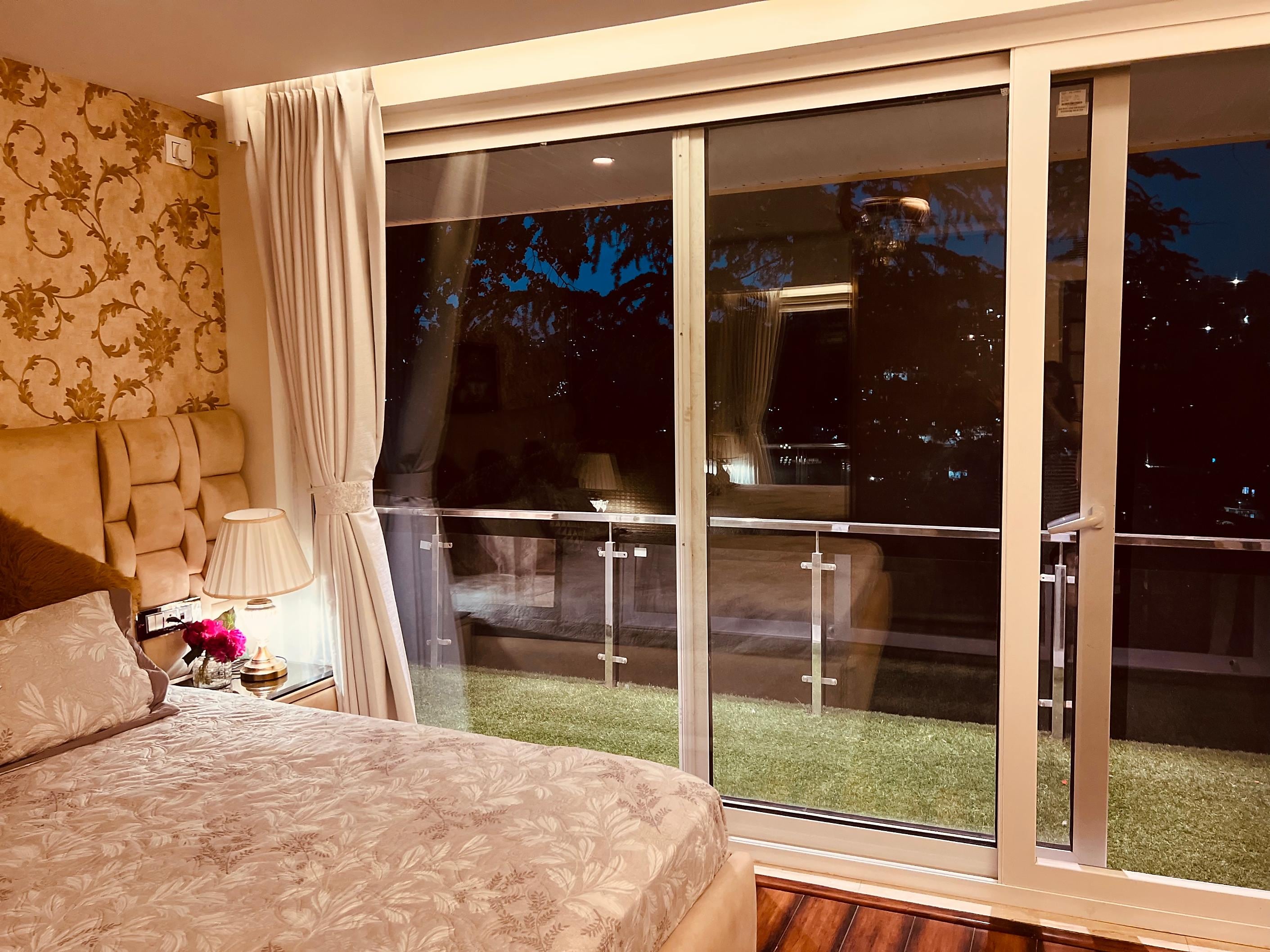 Luxury homestay - Tap to explore photos
