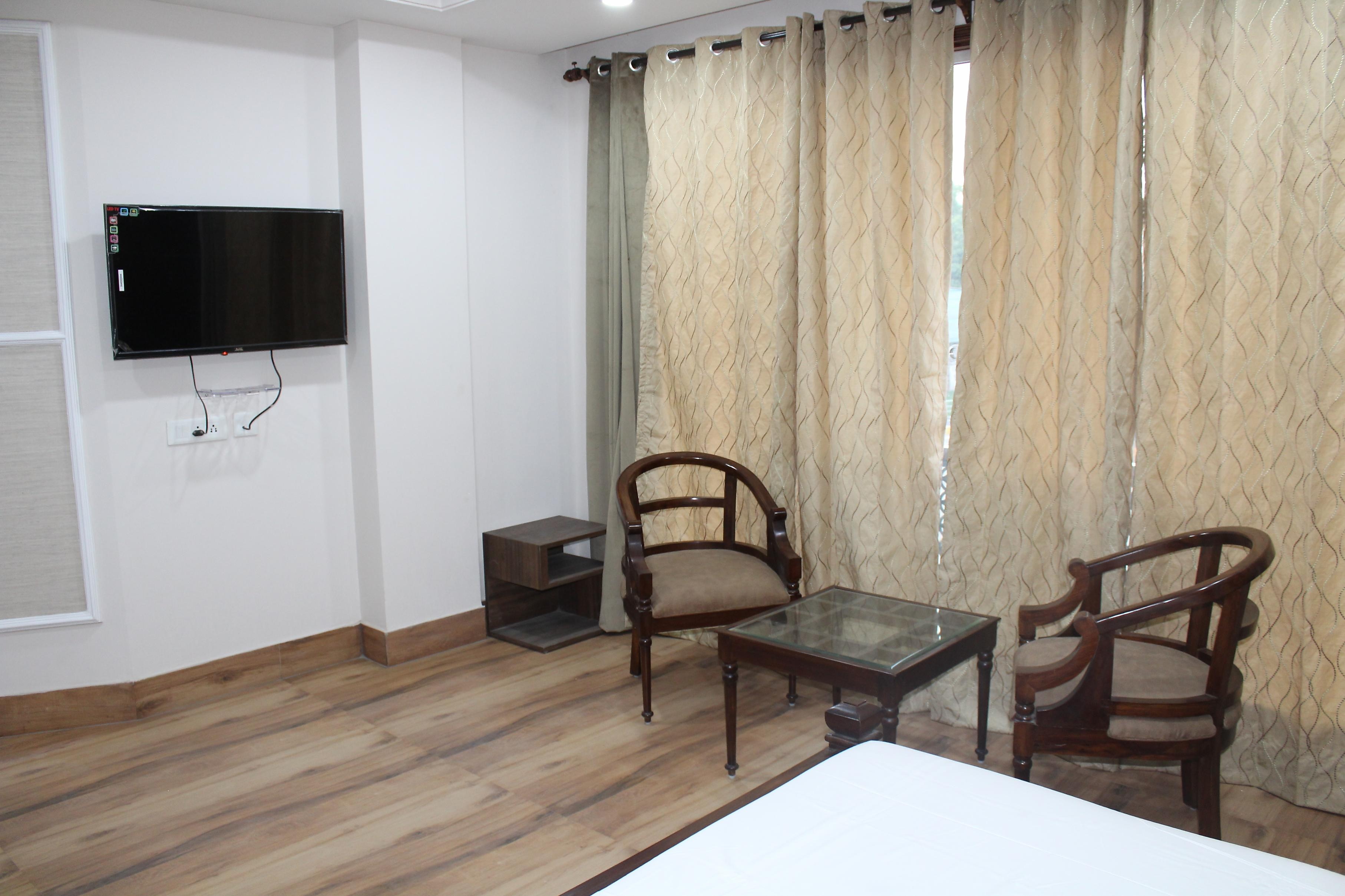 Hotel Suryavilas - Tap to explore photos