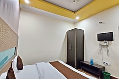 Queens Grand, Amritsar