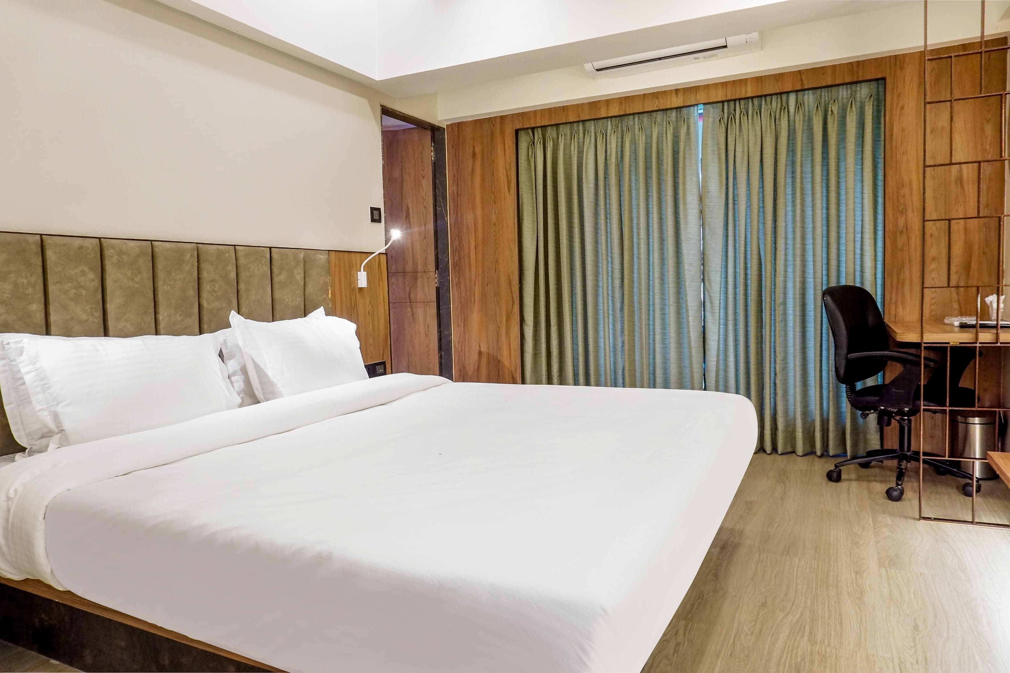 Deluxe Double or Twin Room 1