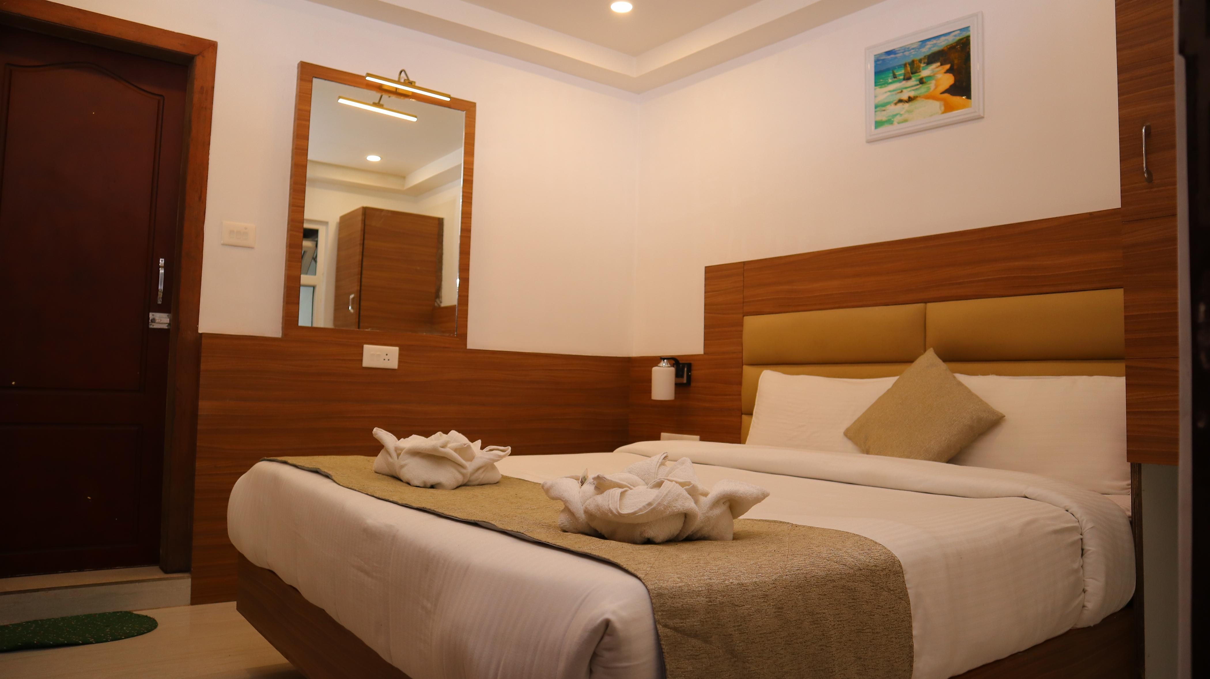 Hotel Bella Vista  5 Min from Mall Road - Tap to explore photos