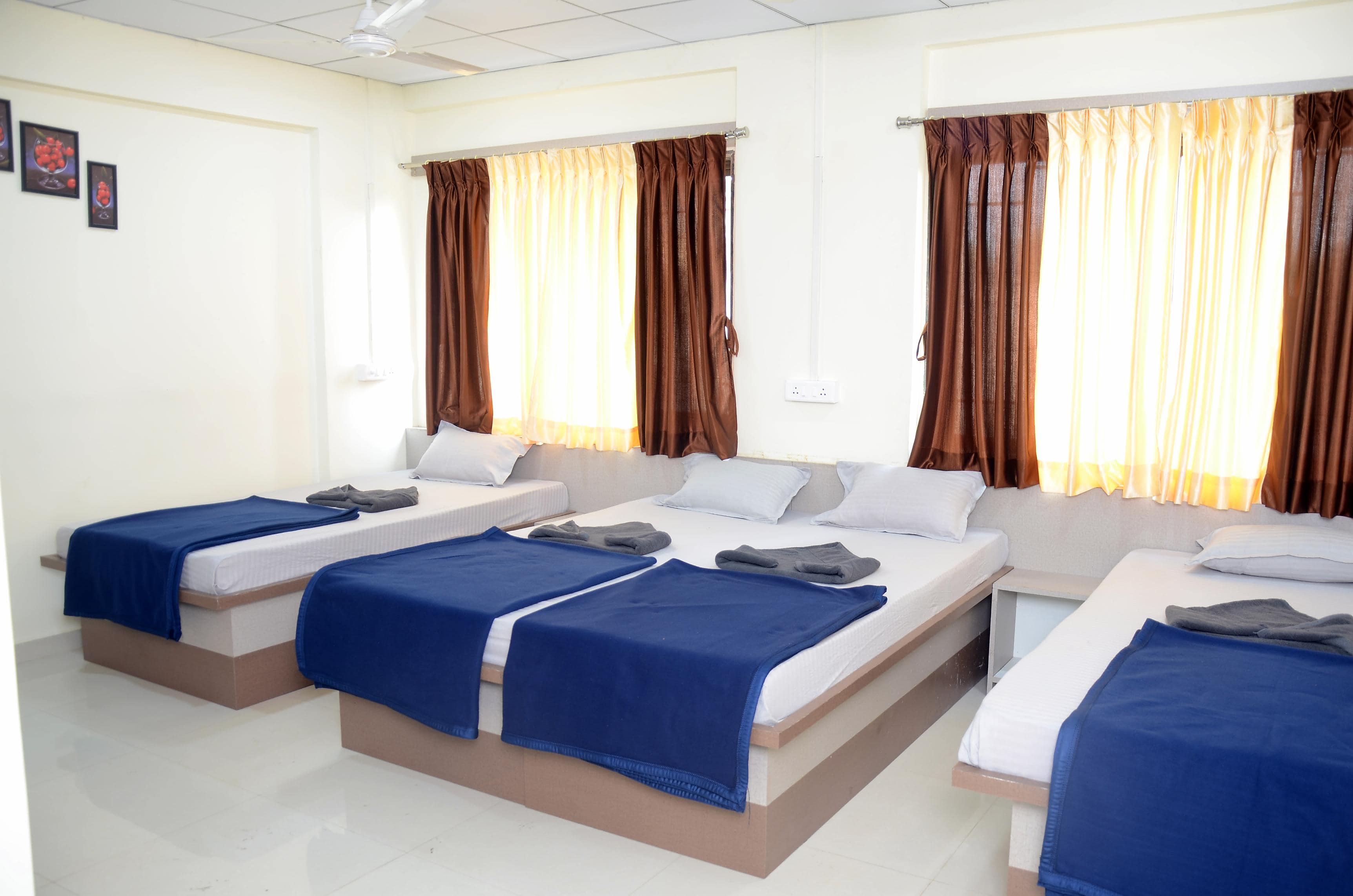 4 Bed Ac Room 1