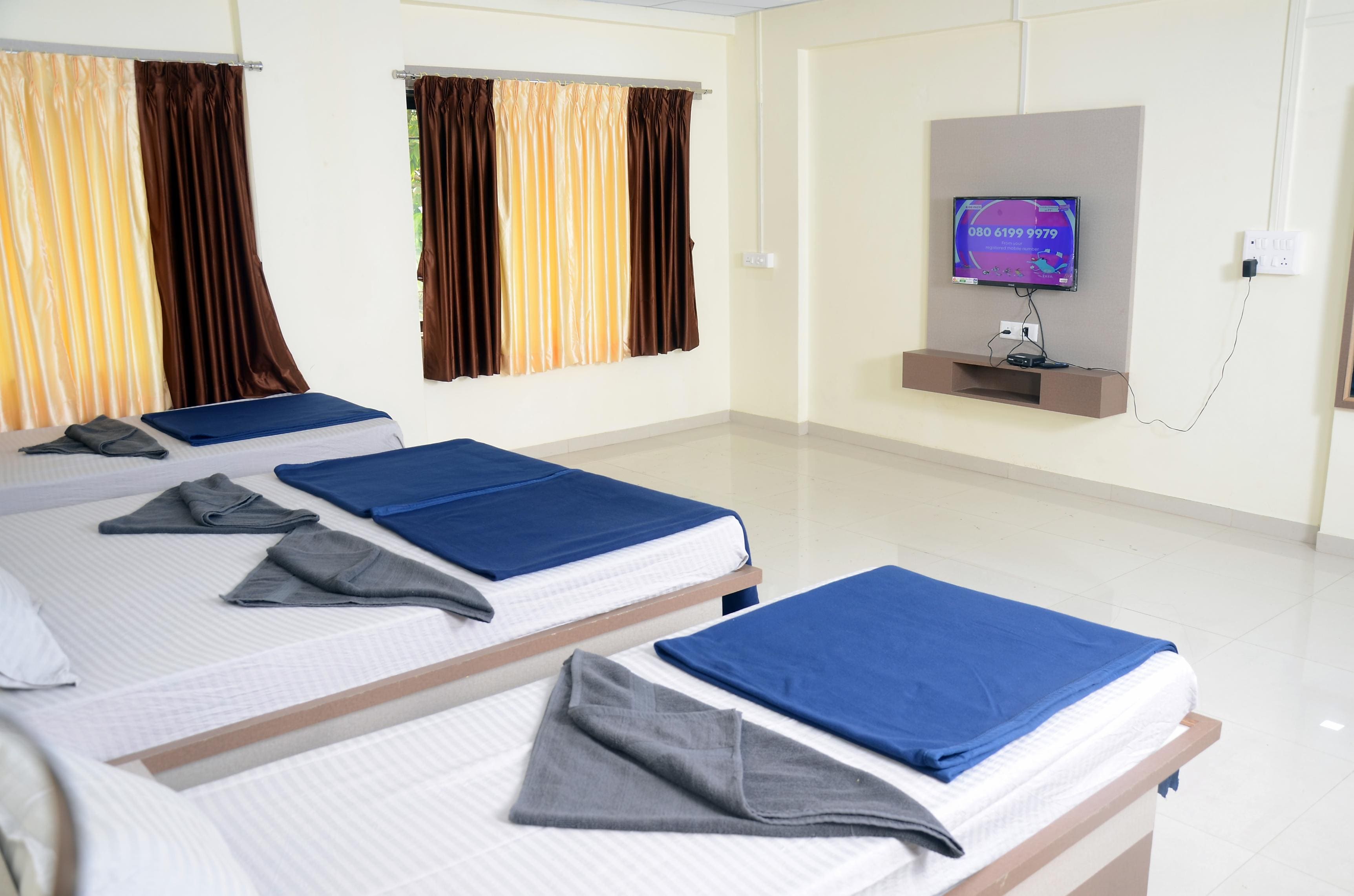 Hotel Gurusparsh, Kolhapur - Tap to explore photos