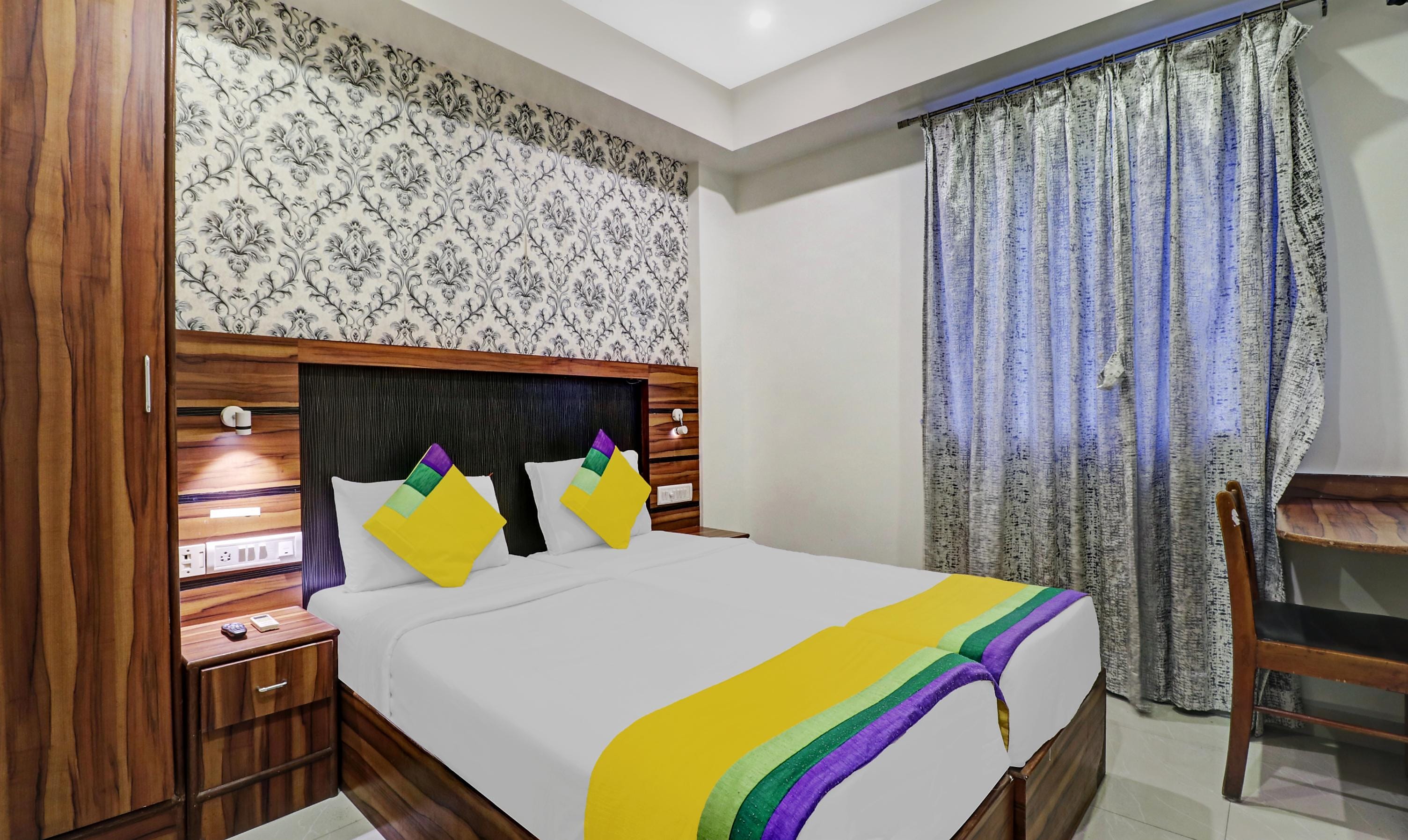 Itsy Hotels Elmas Golden Key - Tap to explore photos