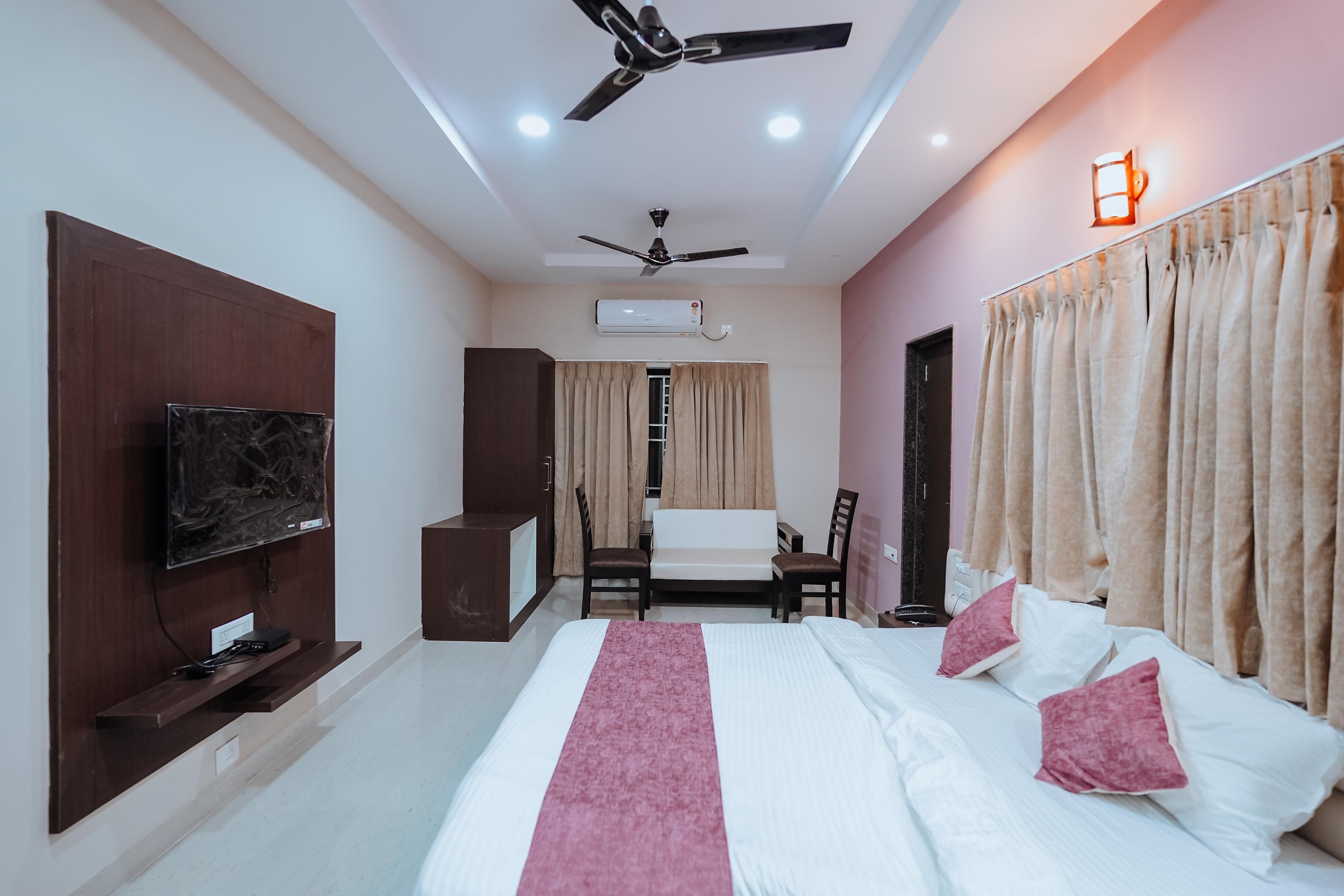 BAJAJ'S KARWAN INN - Tap to explore photos